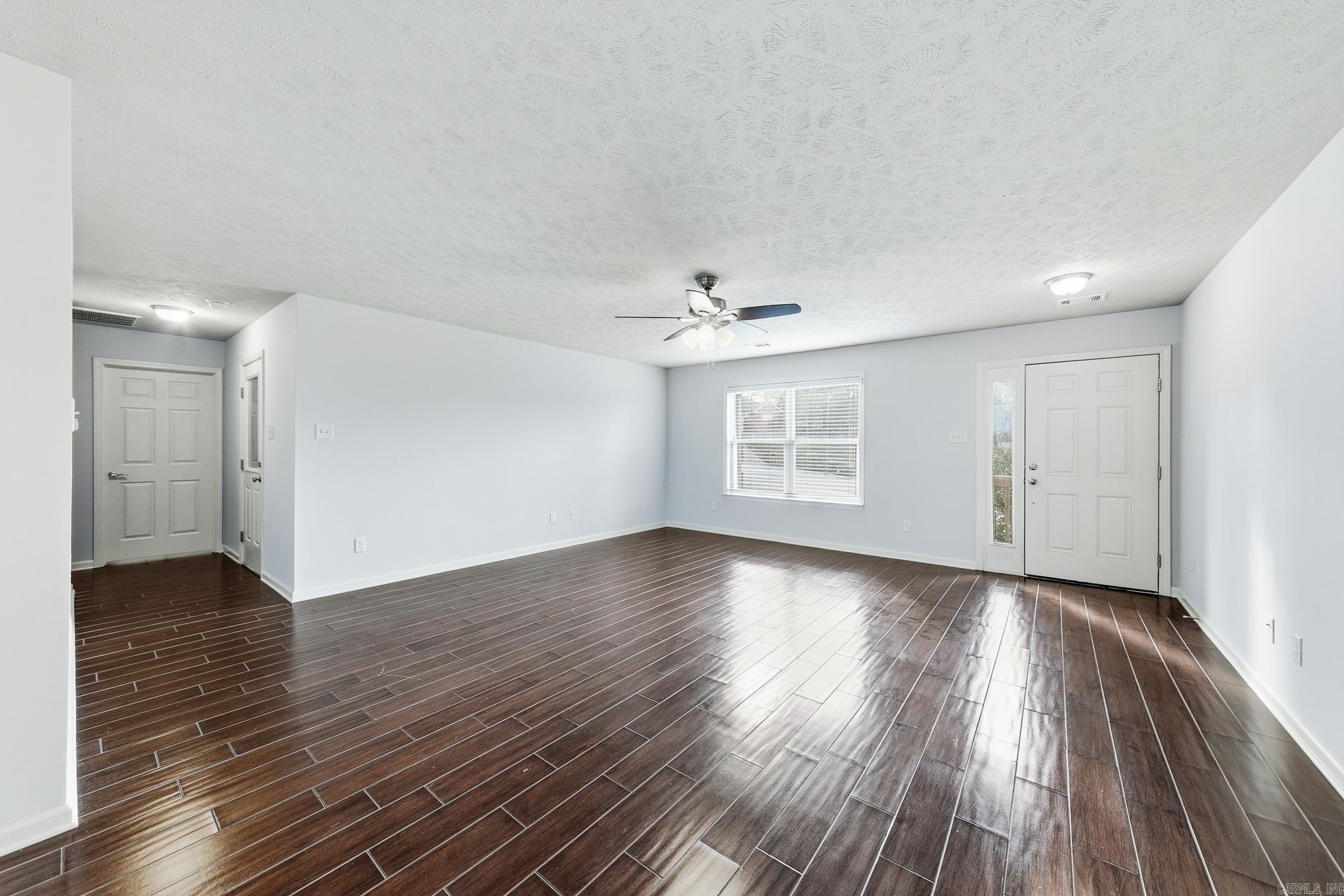 27 Highplains Drive Property Photo 5