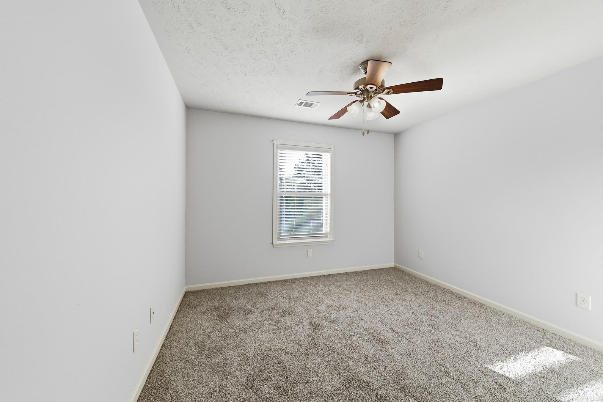 27 Highplains Drive Property Photo 25