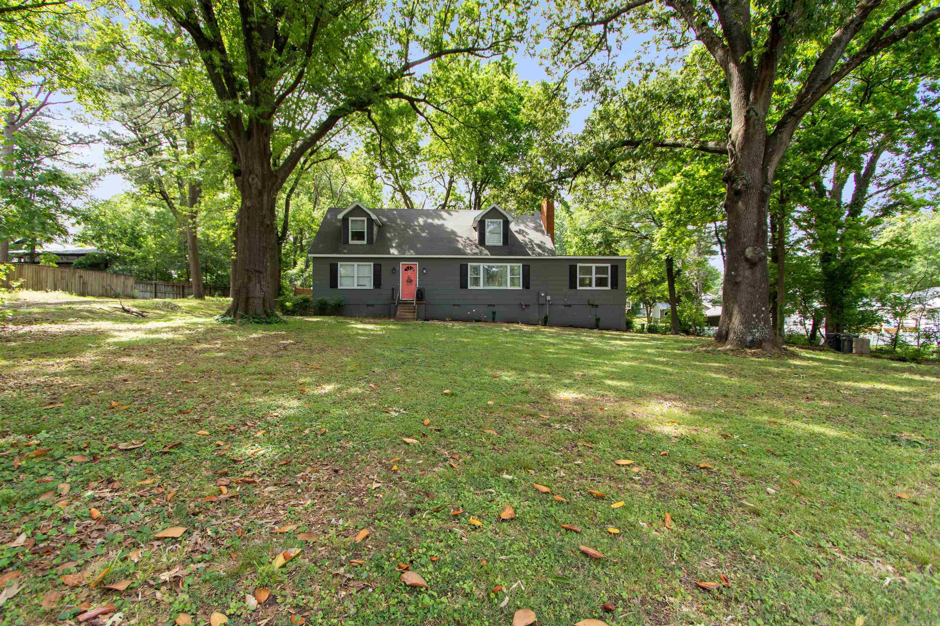 311 W. Elm St. Property Photo 2