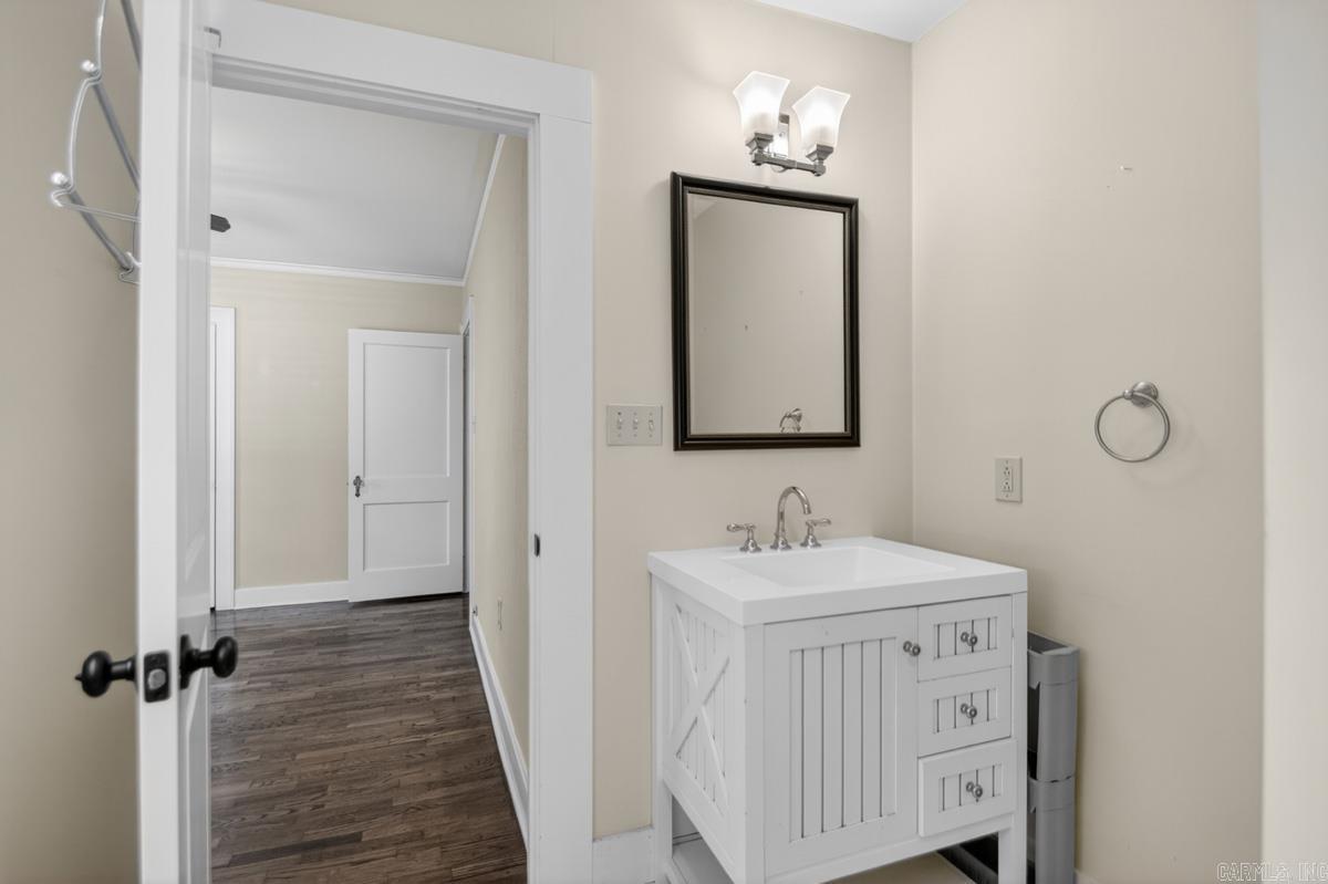407 Walnut Street Property Photo 8