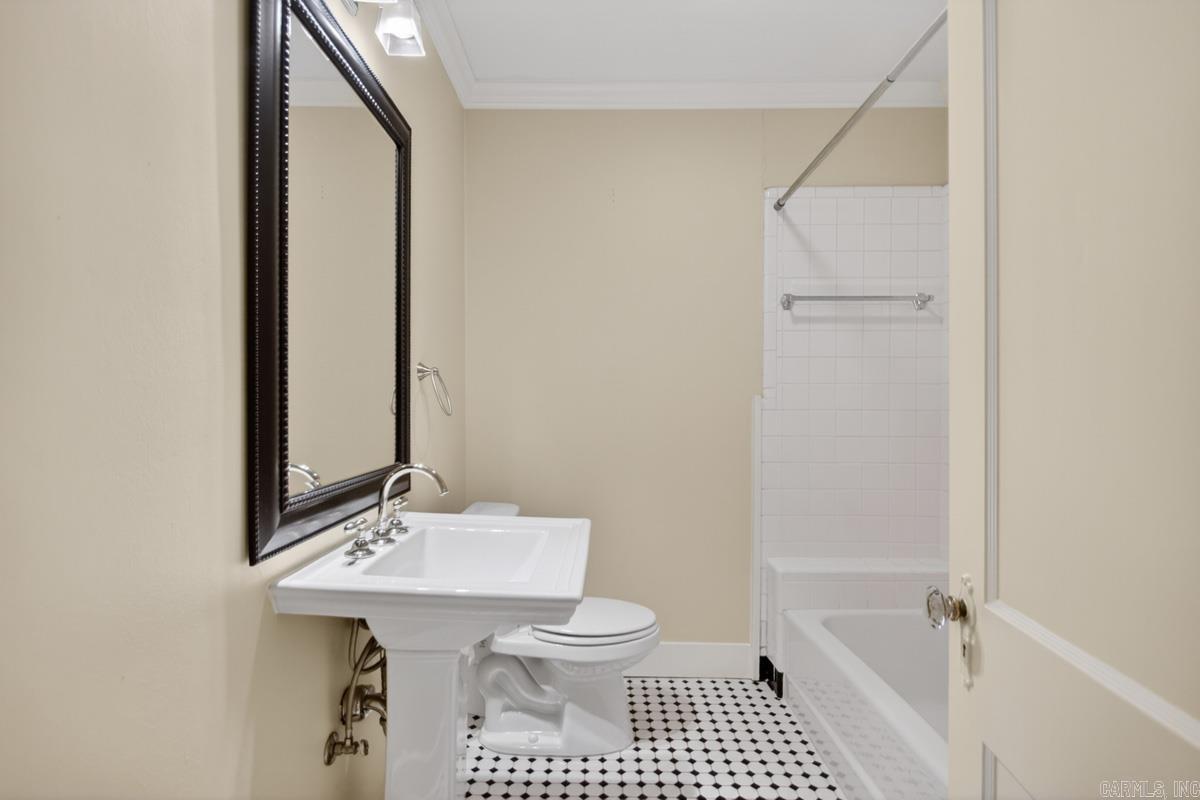 407 Walnut Street Property Photo 9