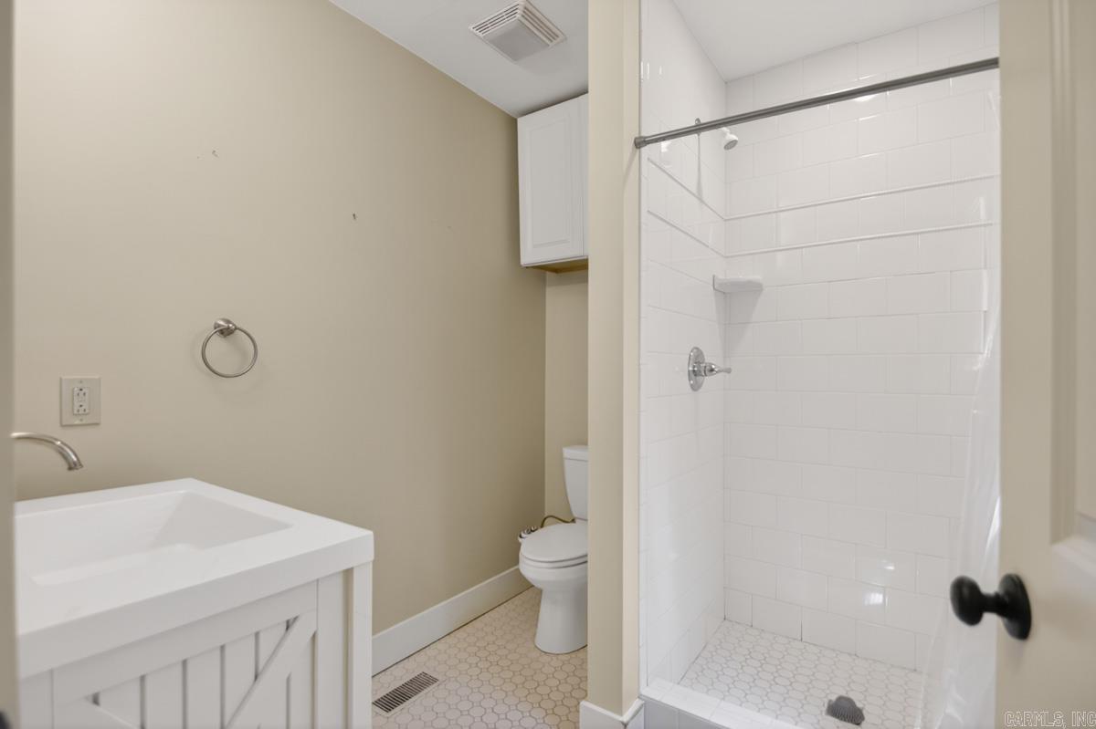 407 Walnut Street Property Photo 12