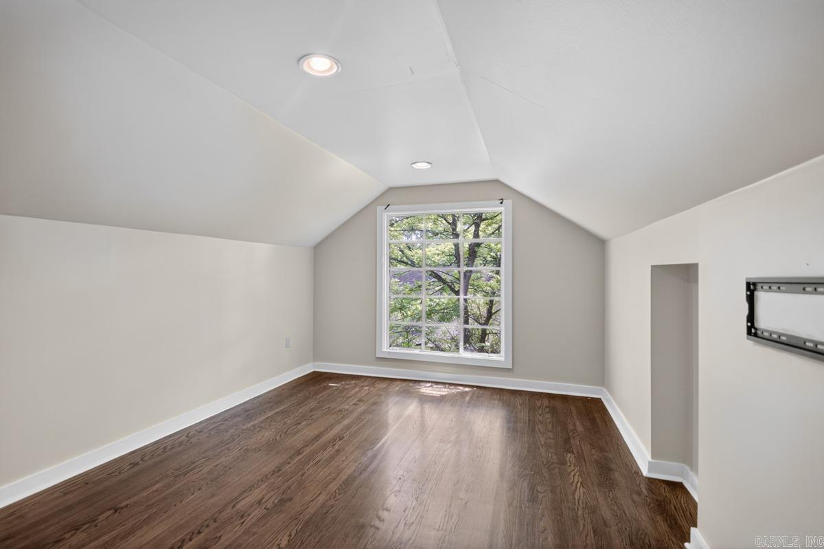 407 Walnut Street Property Photo 15