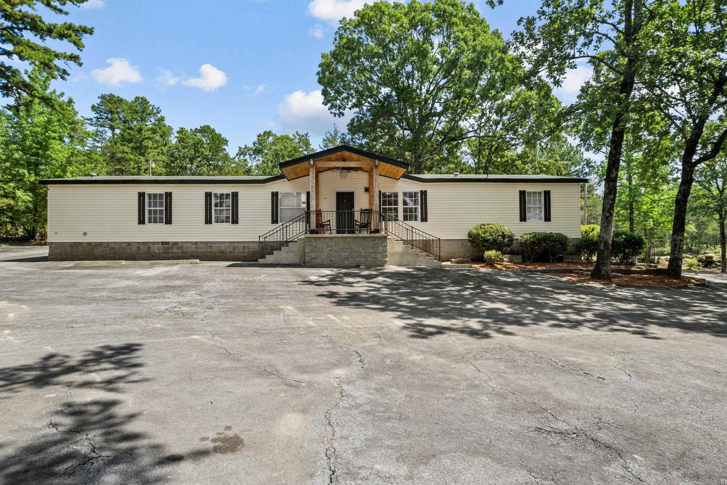 15 Industrial Park Rd Property Photo 2