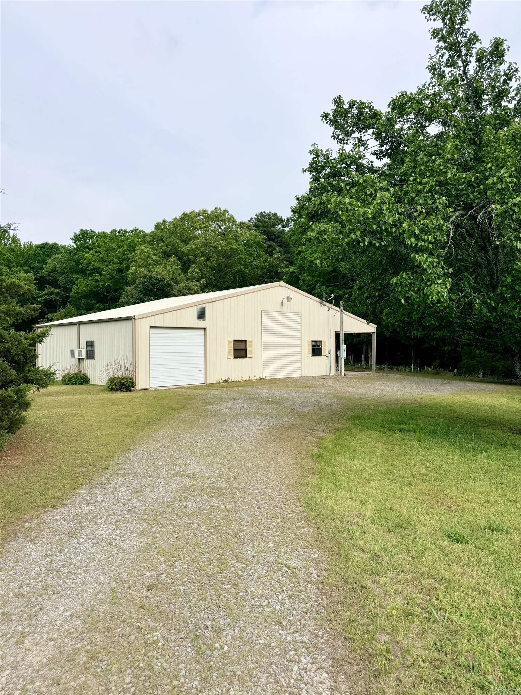 303 Burnett Road Property Photo 4