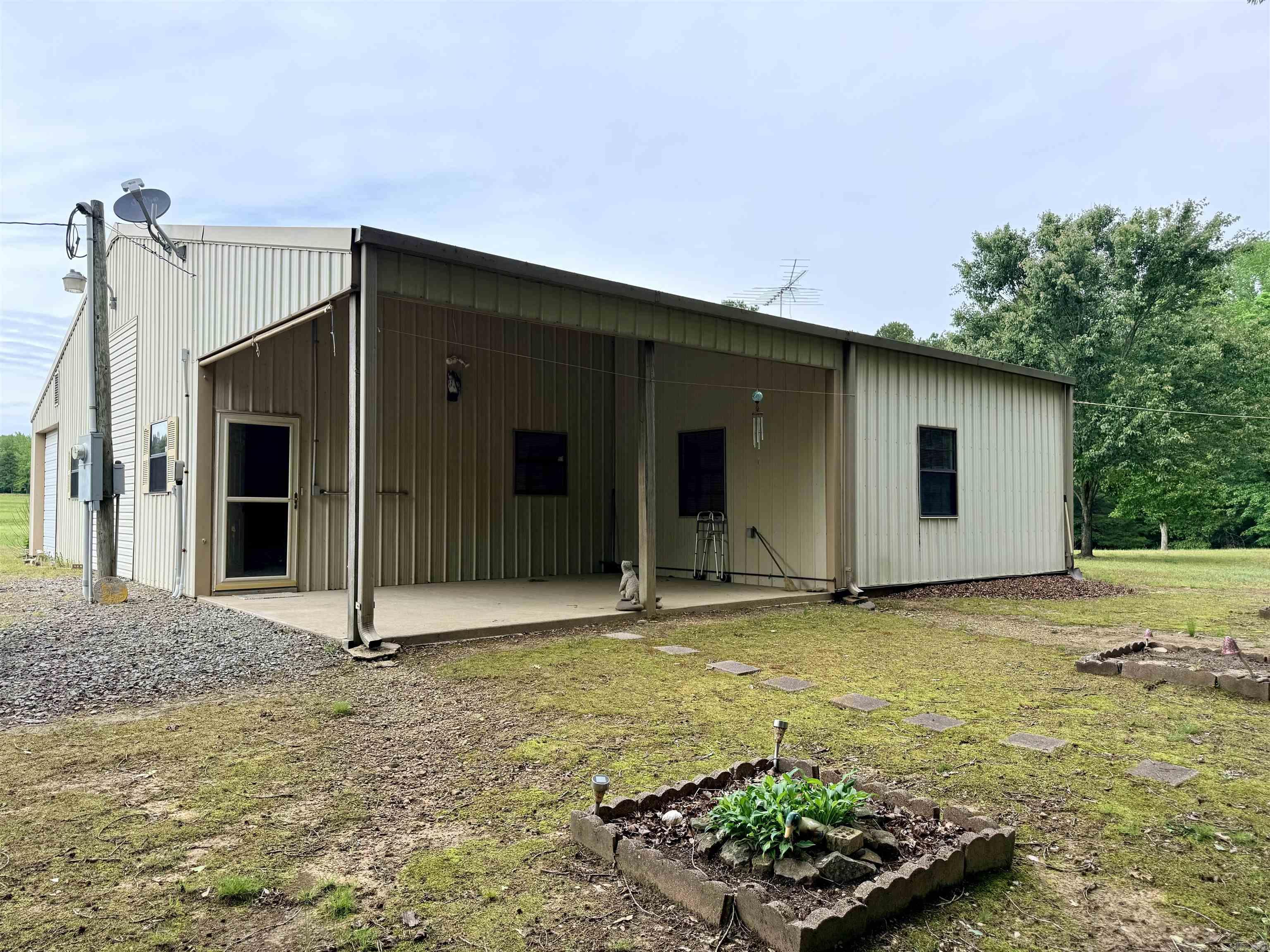 303 Burnett Road Property Photo 5