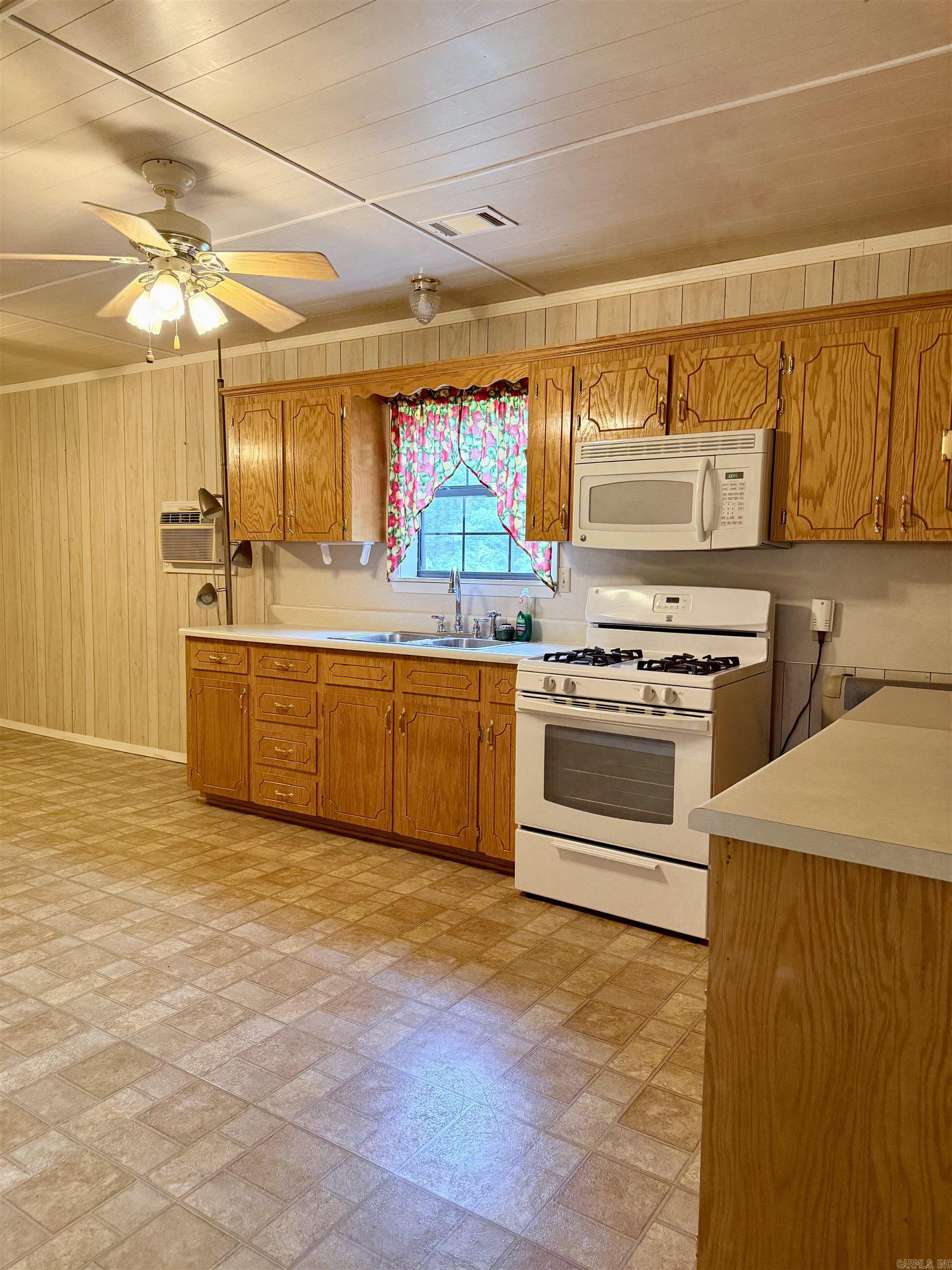 303 Burnett Road Property Photo 11