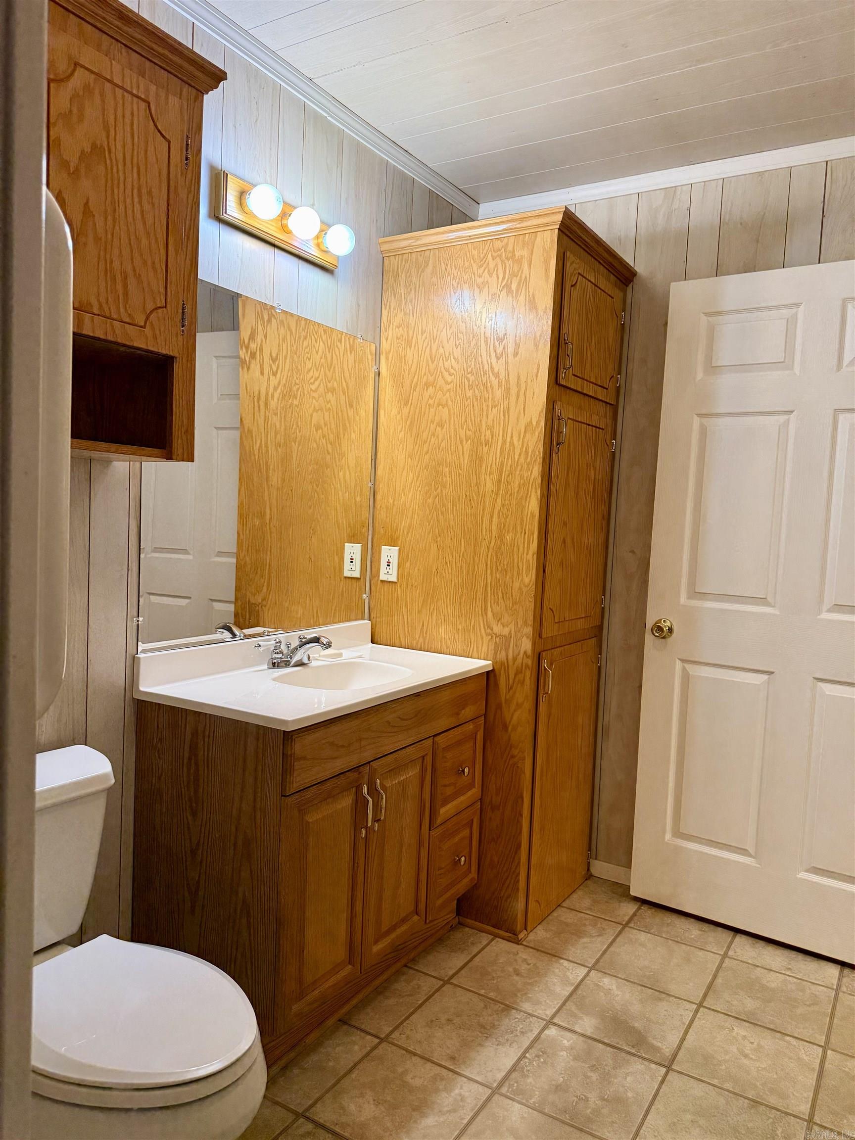 303 Burnett Road Property Photo 16