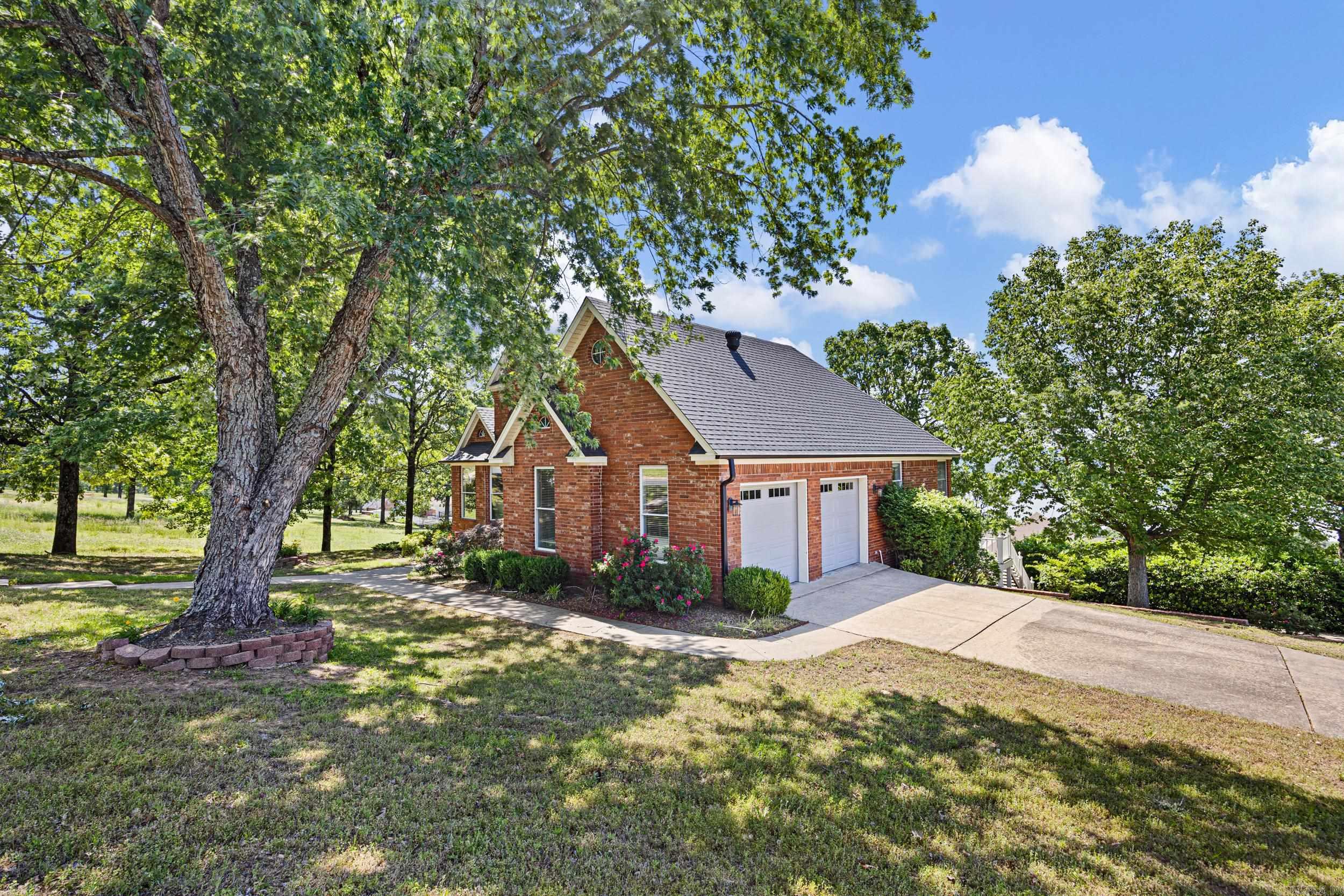 8 E Ridgeline Drive Property Photo 3
