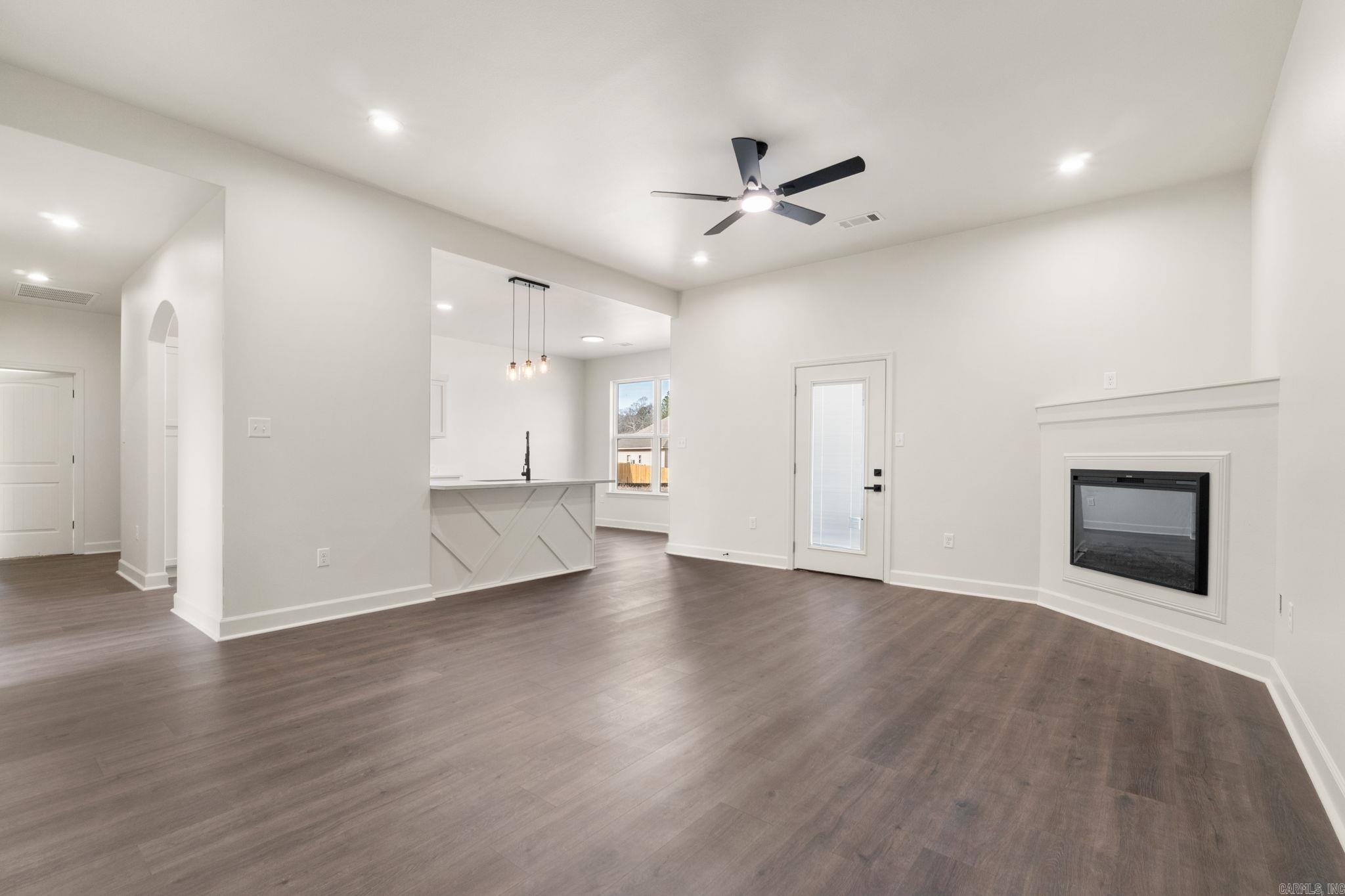 55 Springtree Circle Property Photo 3