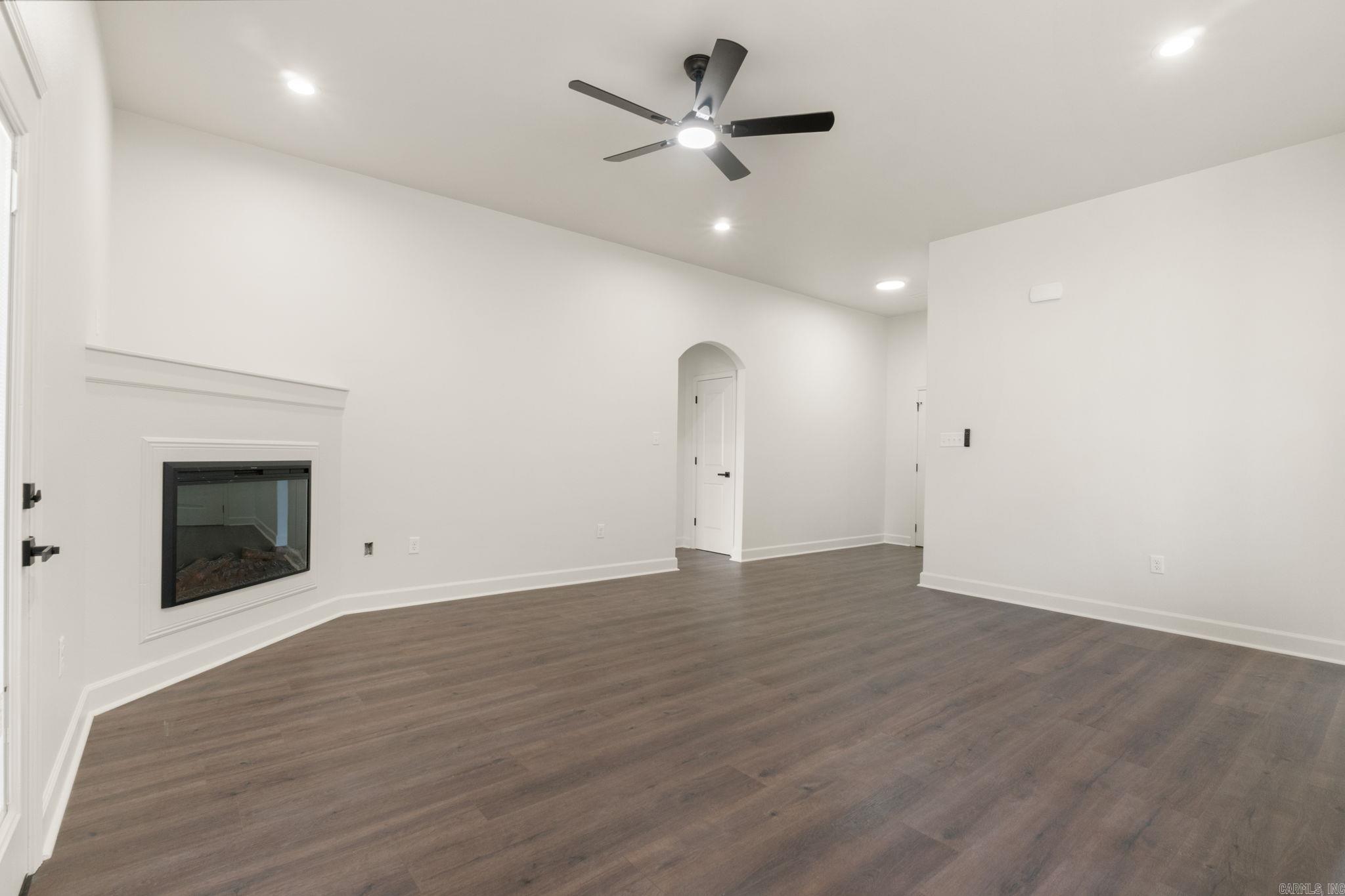 55 Springtree Circle Property Photo 6