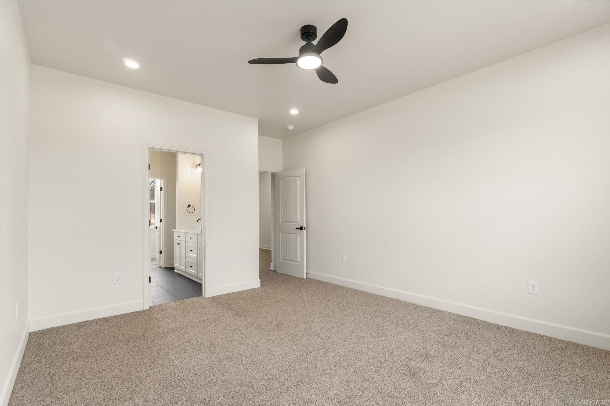 55 Springtree Circle Property Photo 17