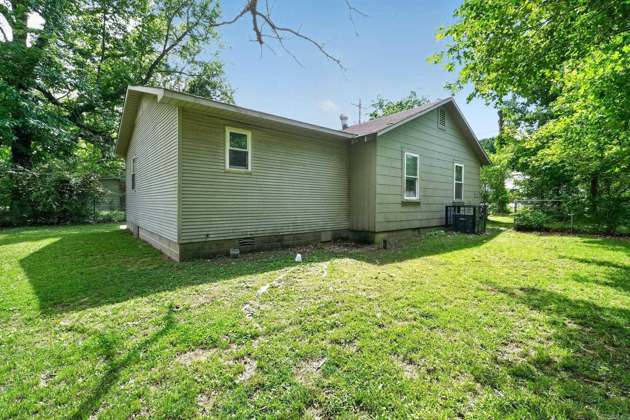 10701 Chicot Road Property Photo 3