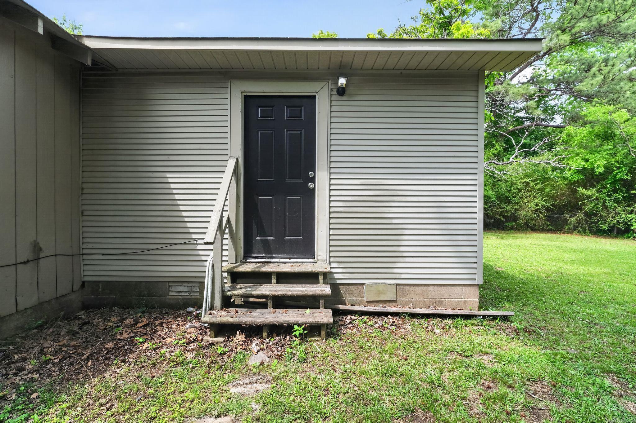 10701 Chicot Road Property Photo 9