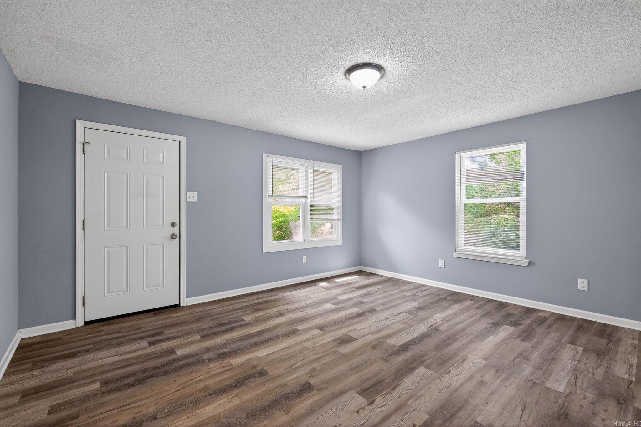 10701 Chicot Road Property Photo 11