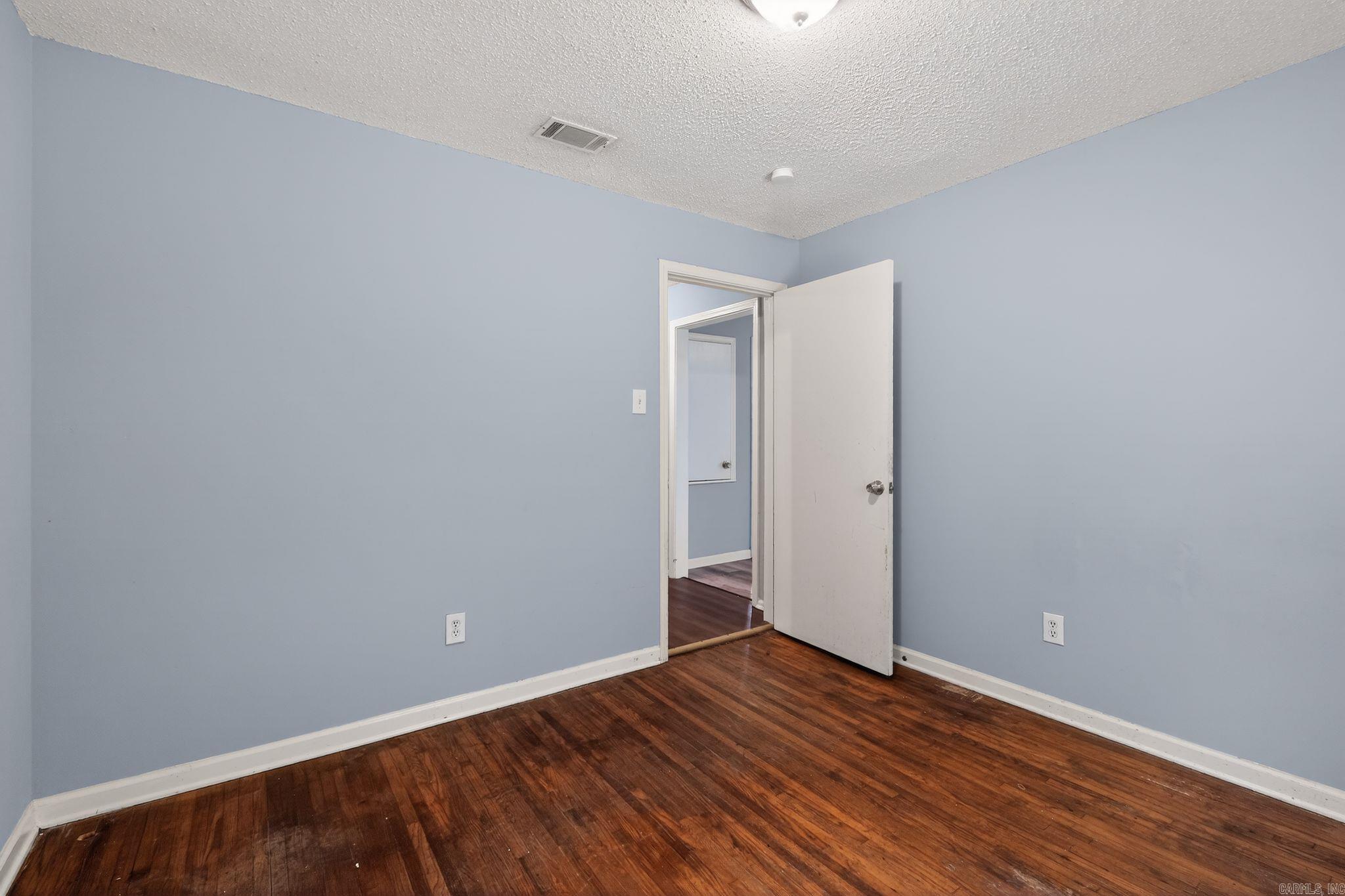 10701 Chicot Road Property Photo 13