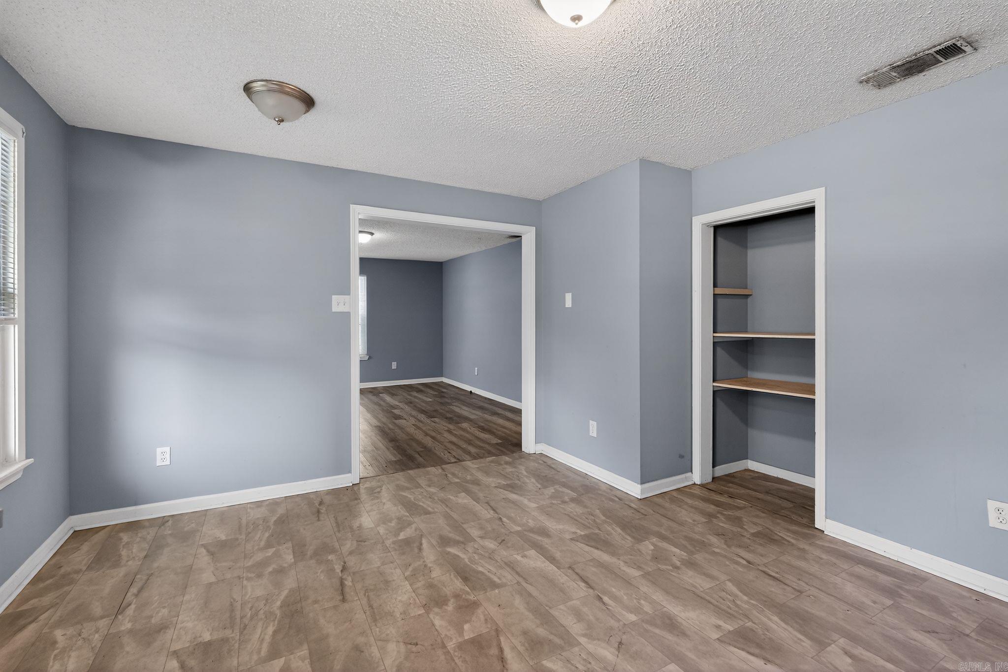10701 Chicot Road Property Photo 14
