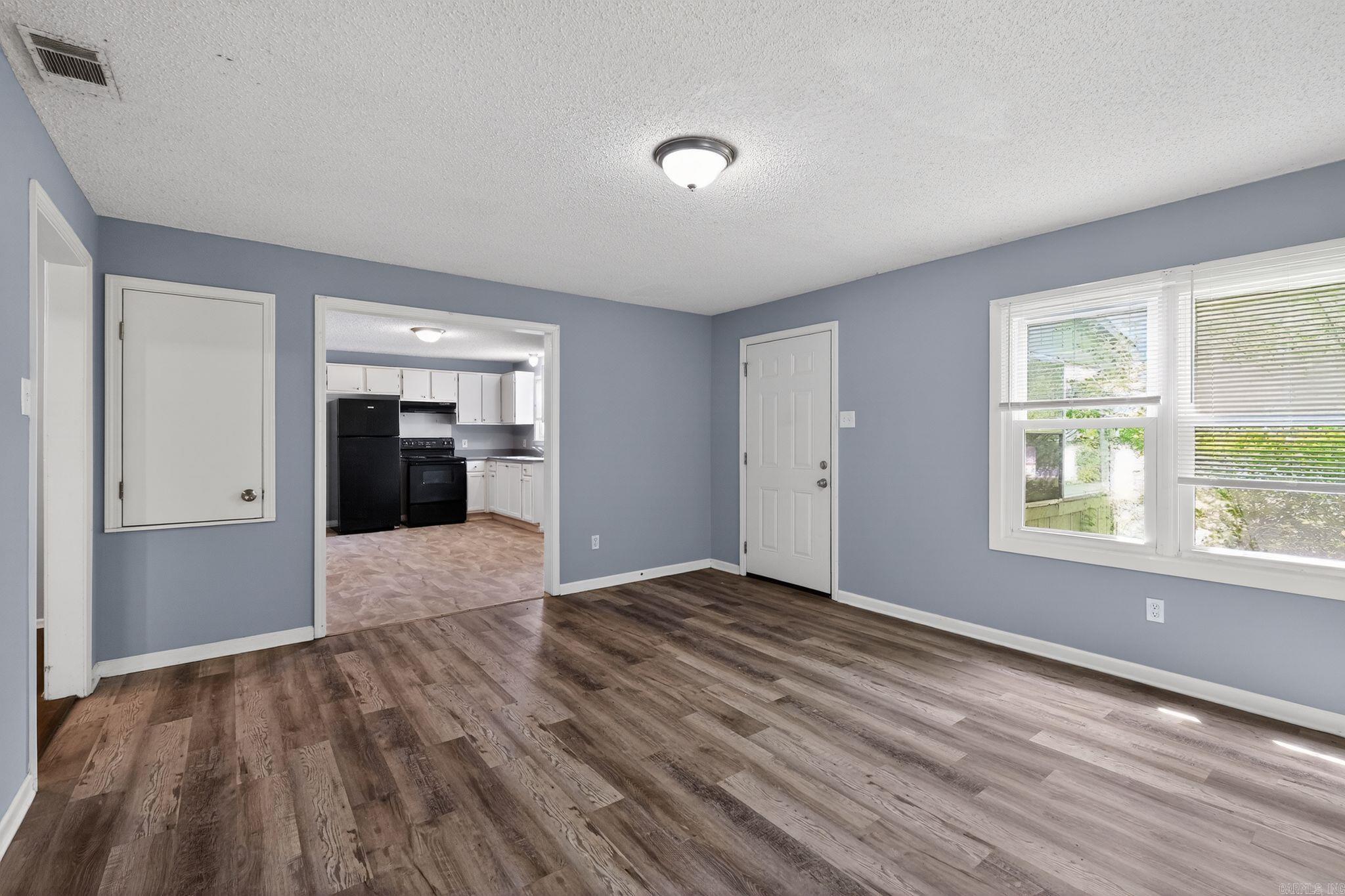 10701 Chicot Road Property Photo 15