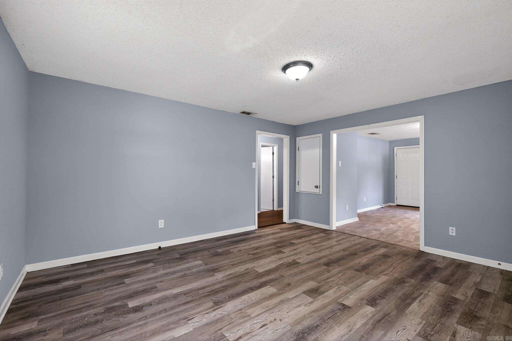 10701 Chicot Road Property Photo 17