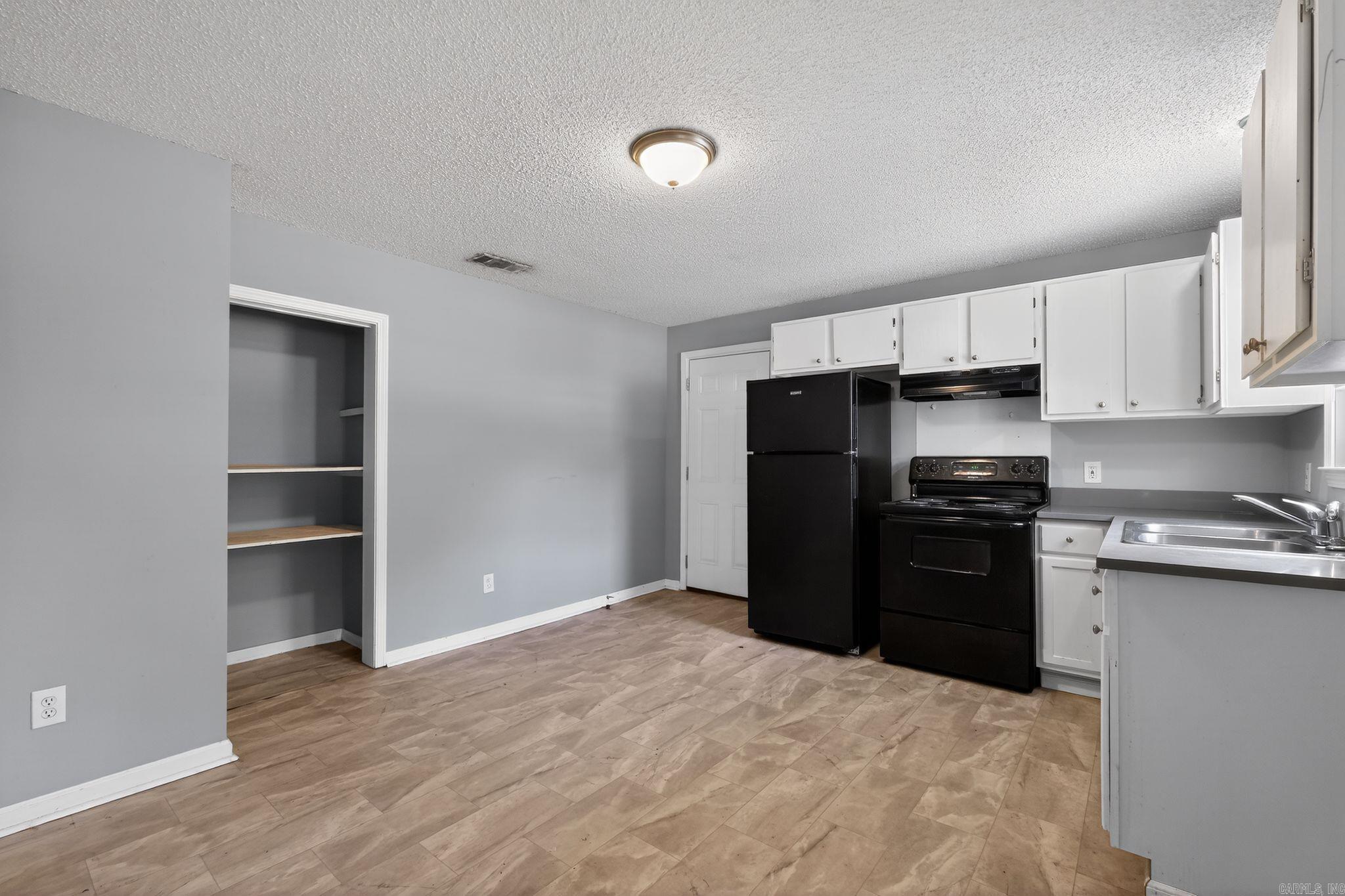 10701 Chicot Road Property Photo 20