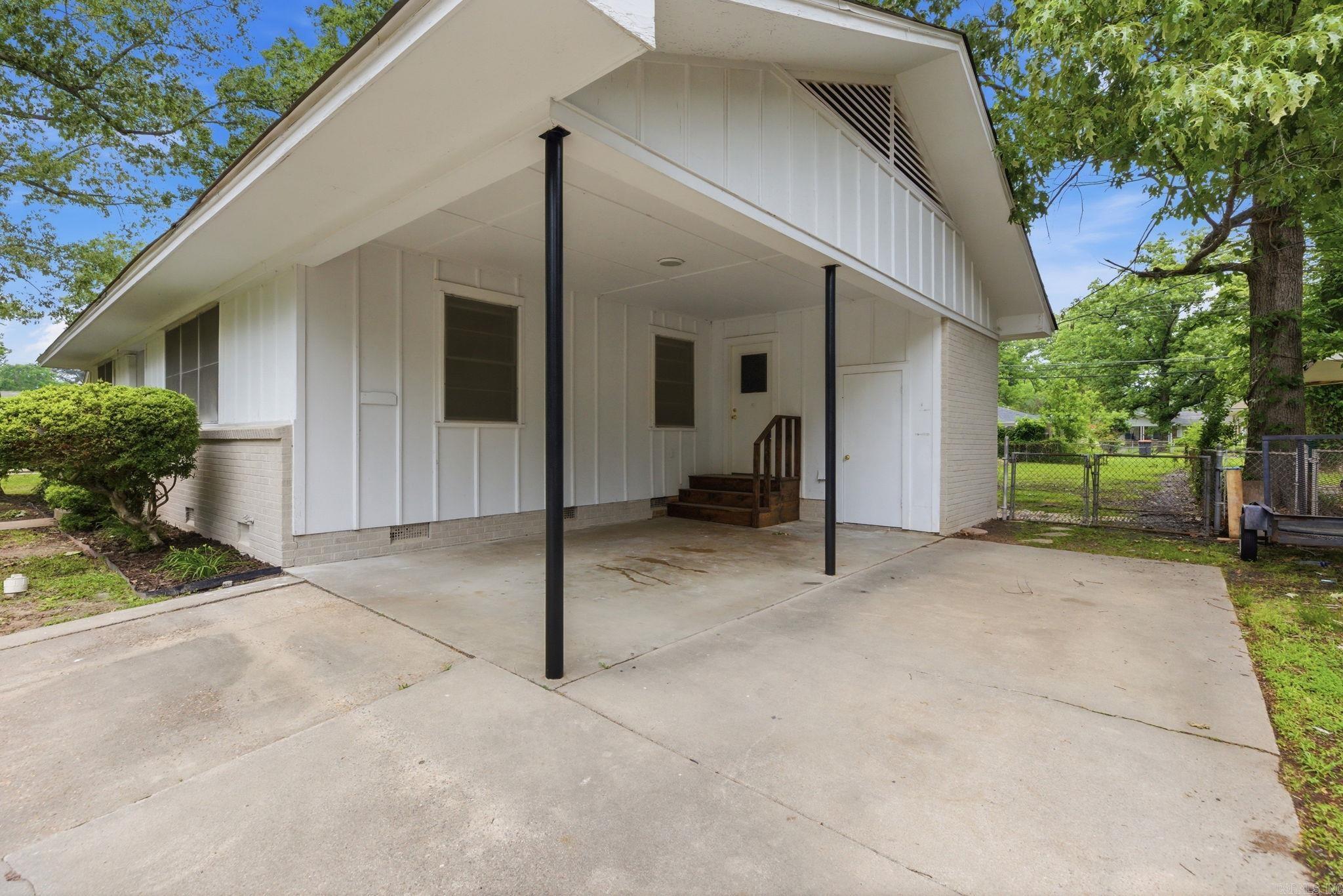 2217 W 36th Property Photo 6