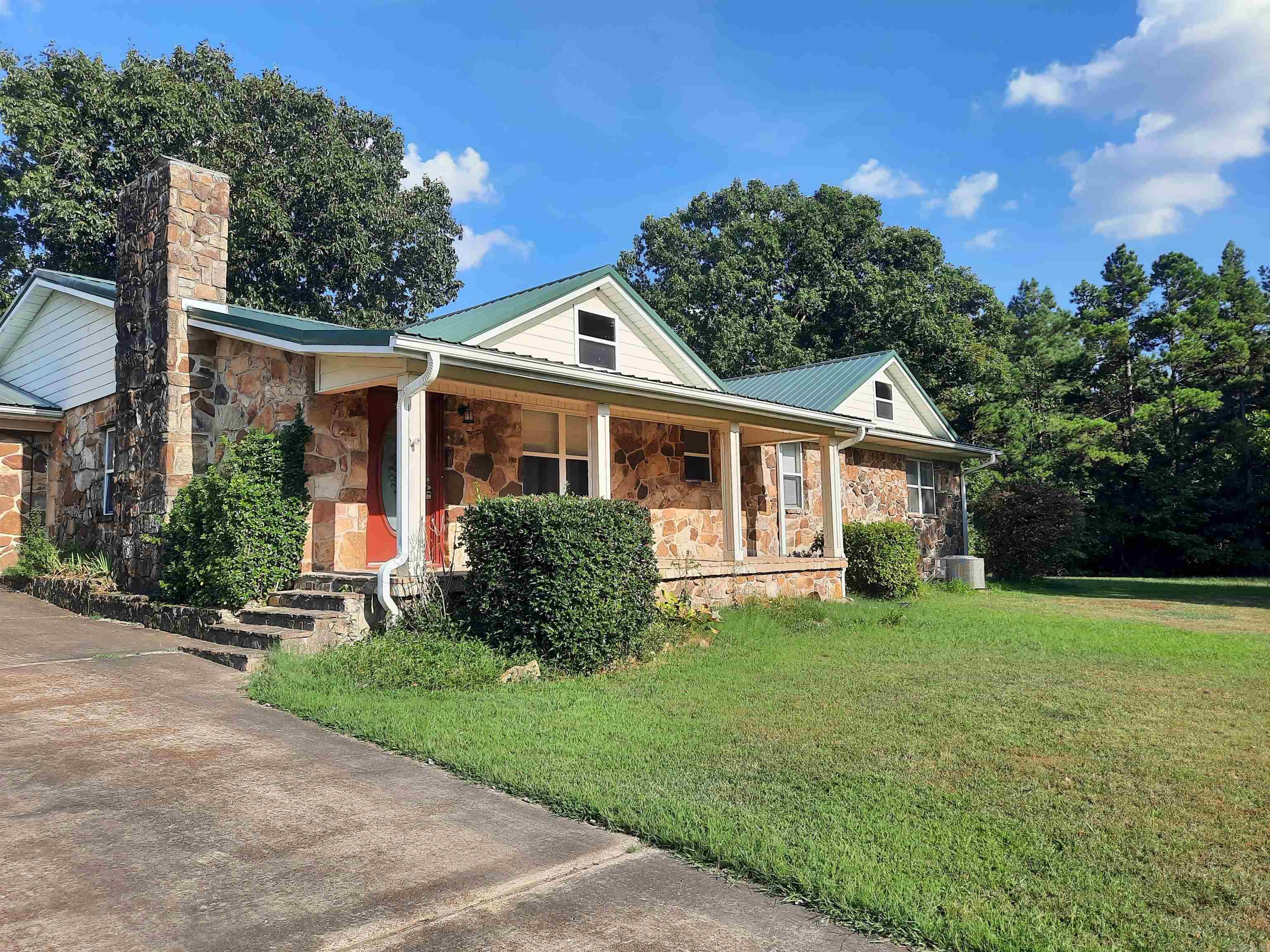 1162 Cove Road Property Photo 2