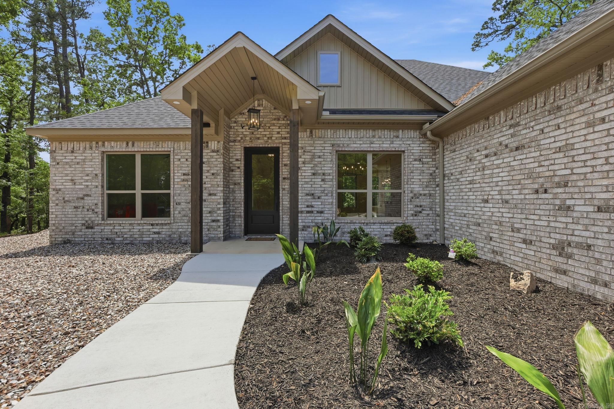 18 Tolosa Way Property Photo 1
