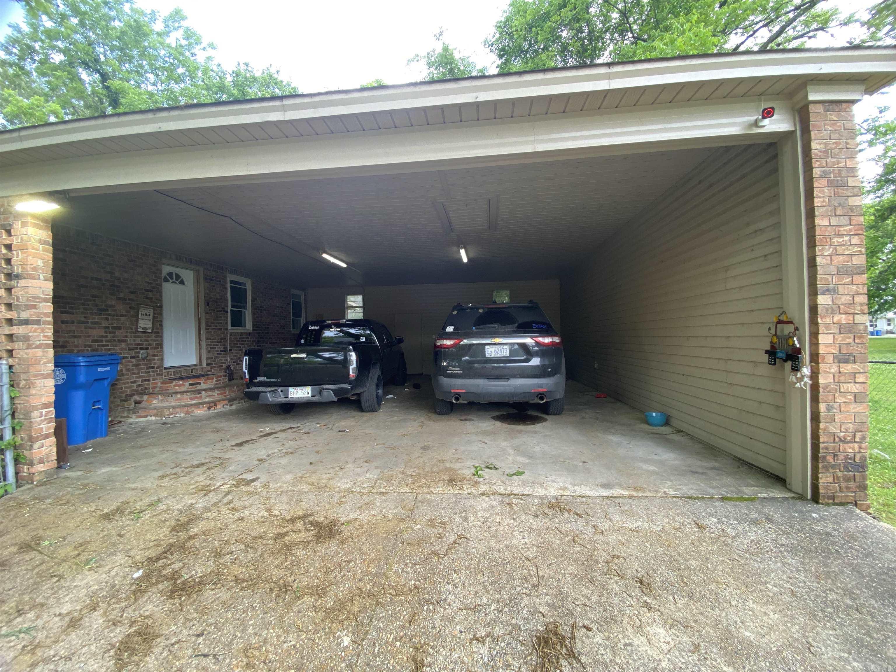 164 E Main Street Property Photo 3