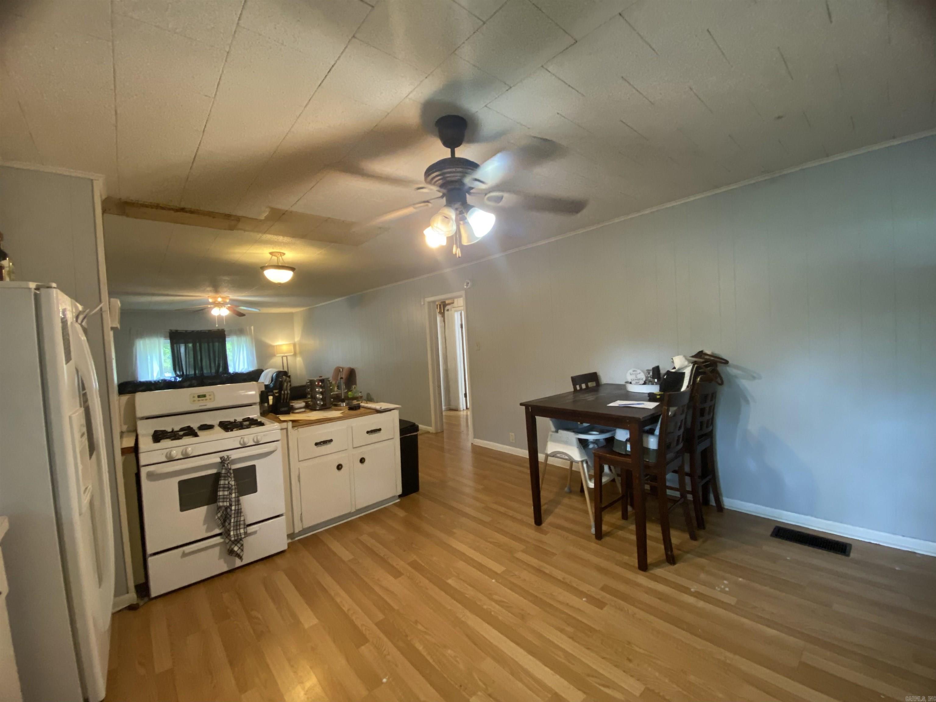 164 E Main Street Property Photo 7