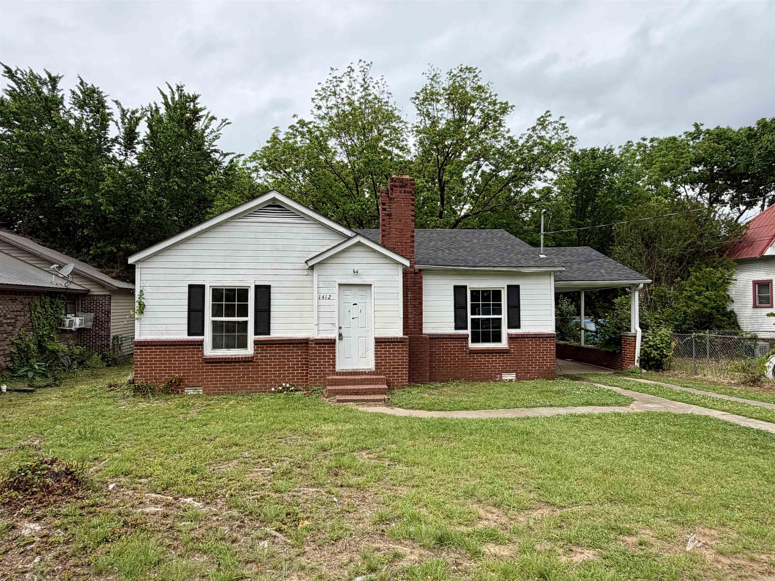 1412 W Cherry St Property Photo 1