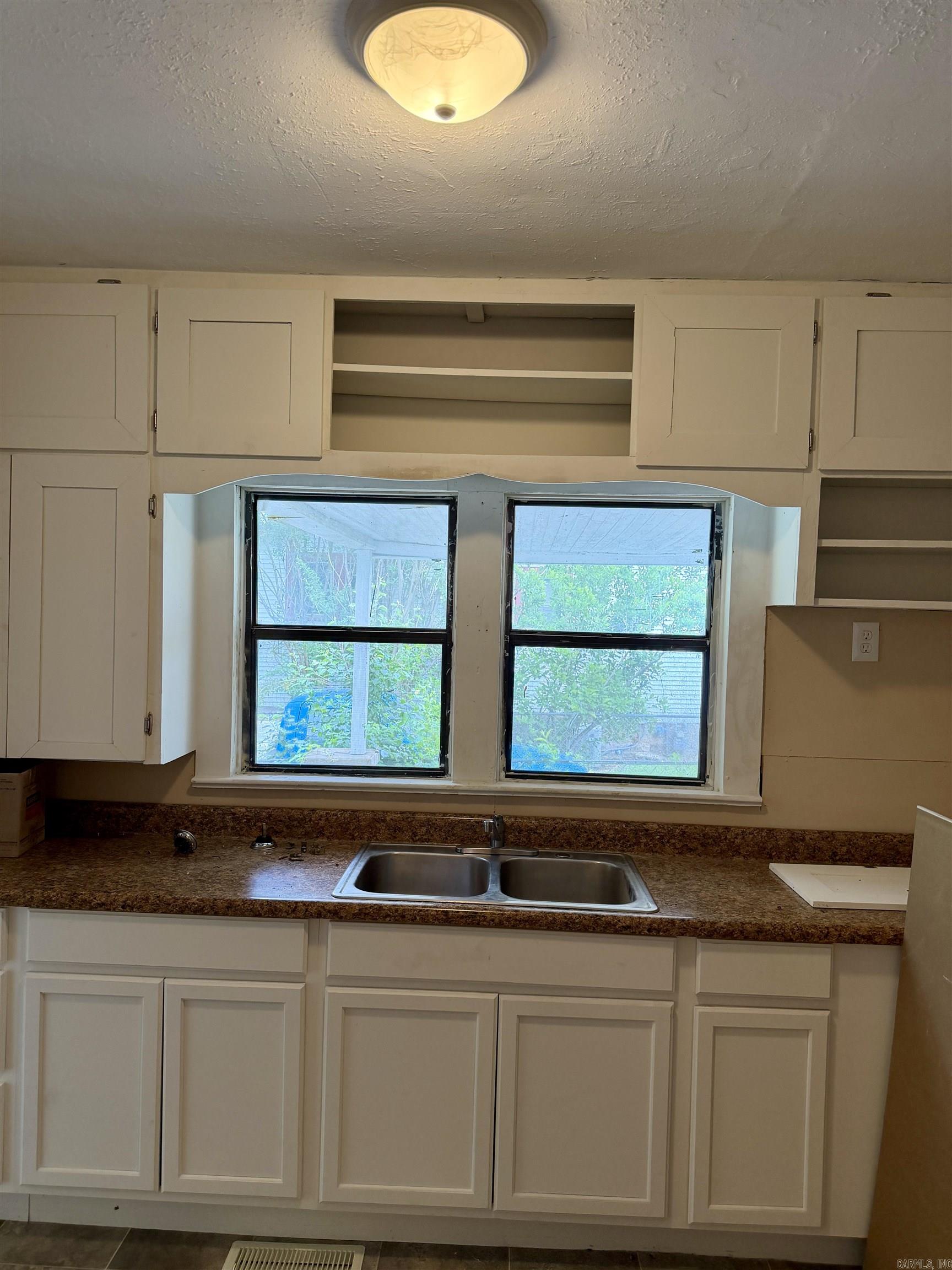 1412 W Cherry St Property Photo 4
