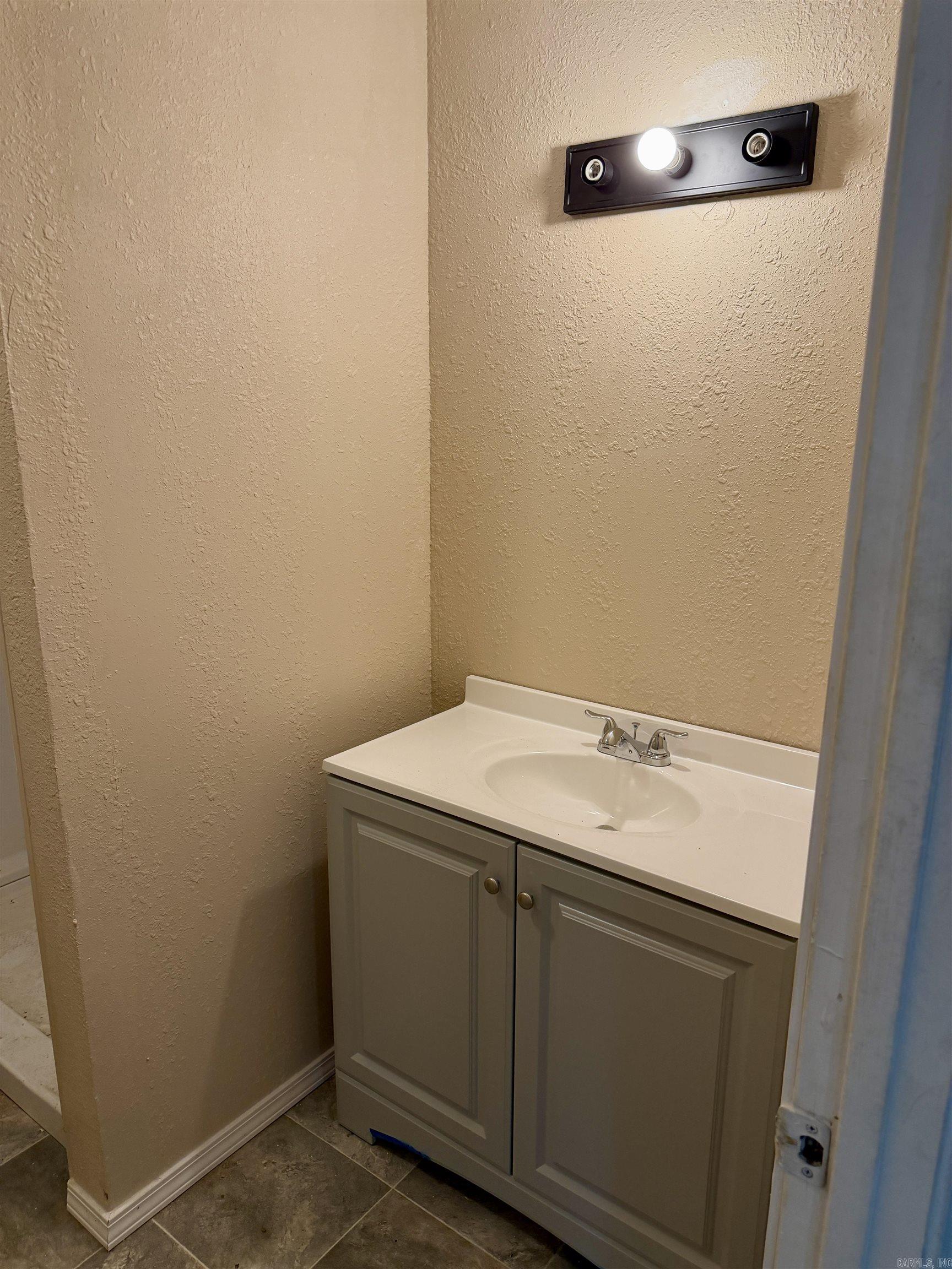 1412 W Cherry St Property Photo 7