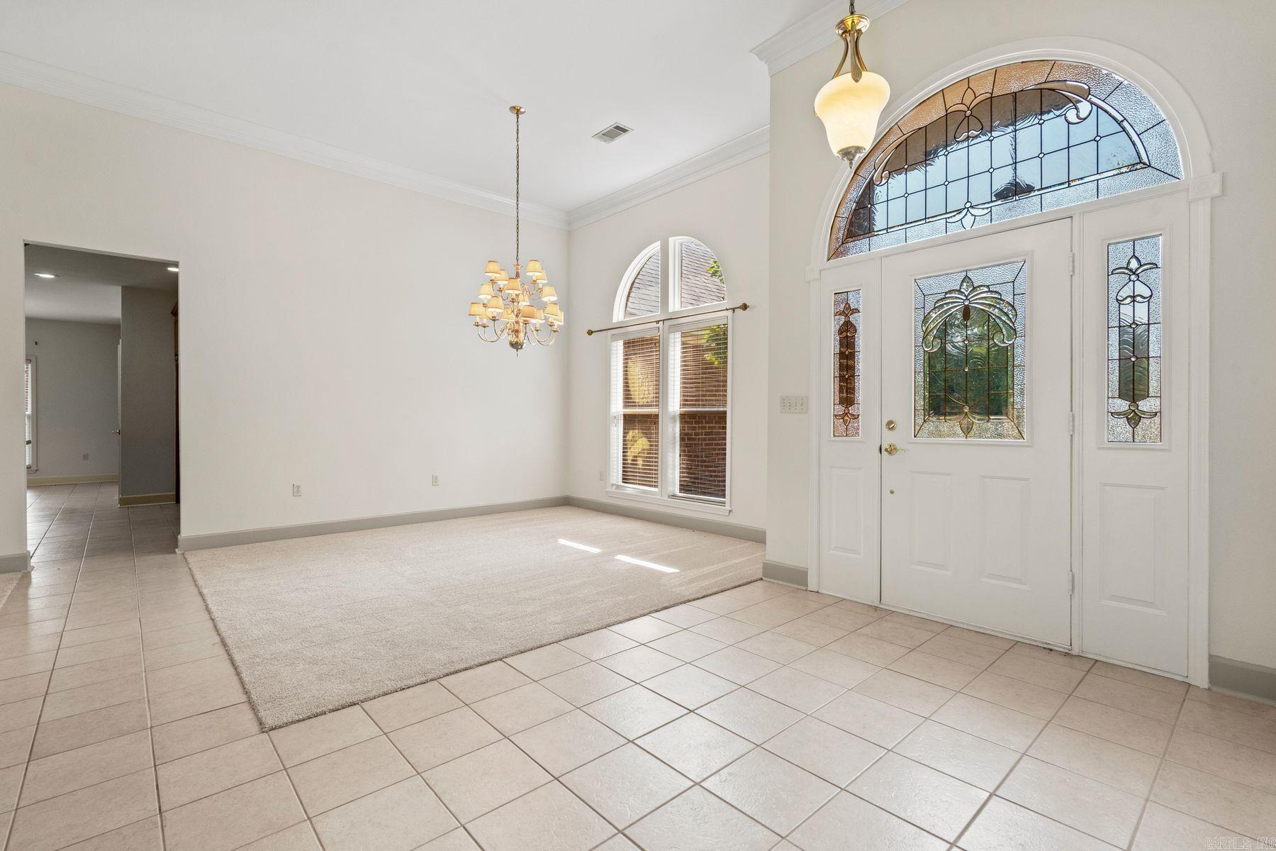 123 Saratoga Street Property Photo 6