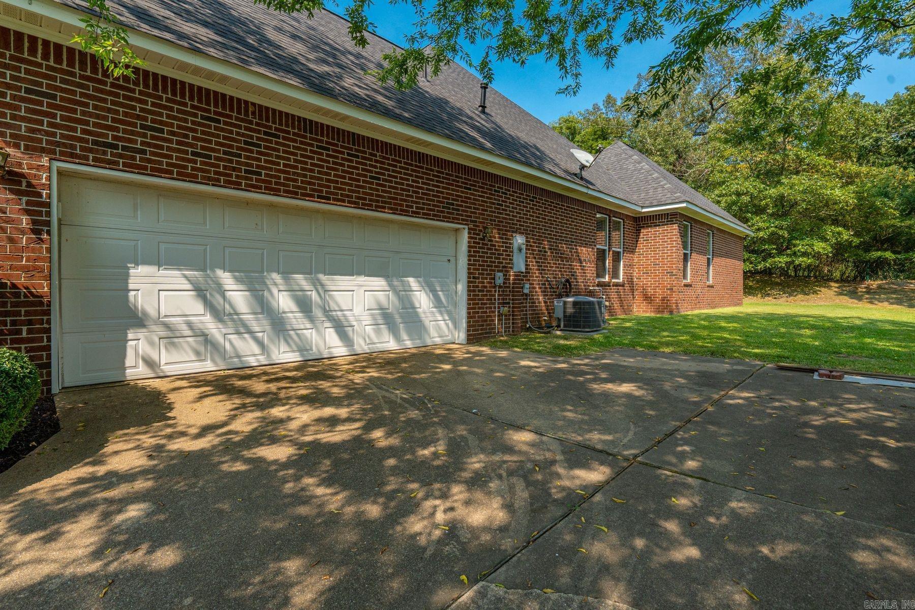 123 Saratoga Street Property Photo 45