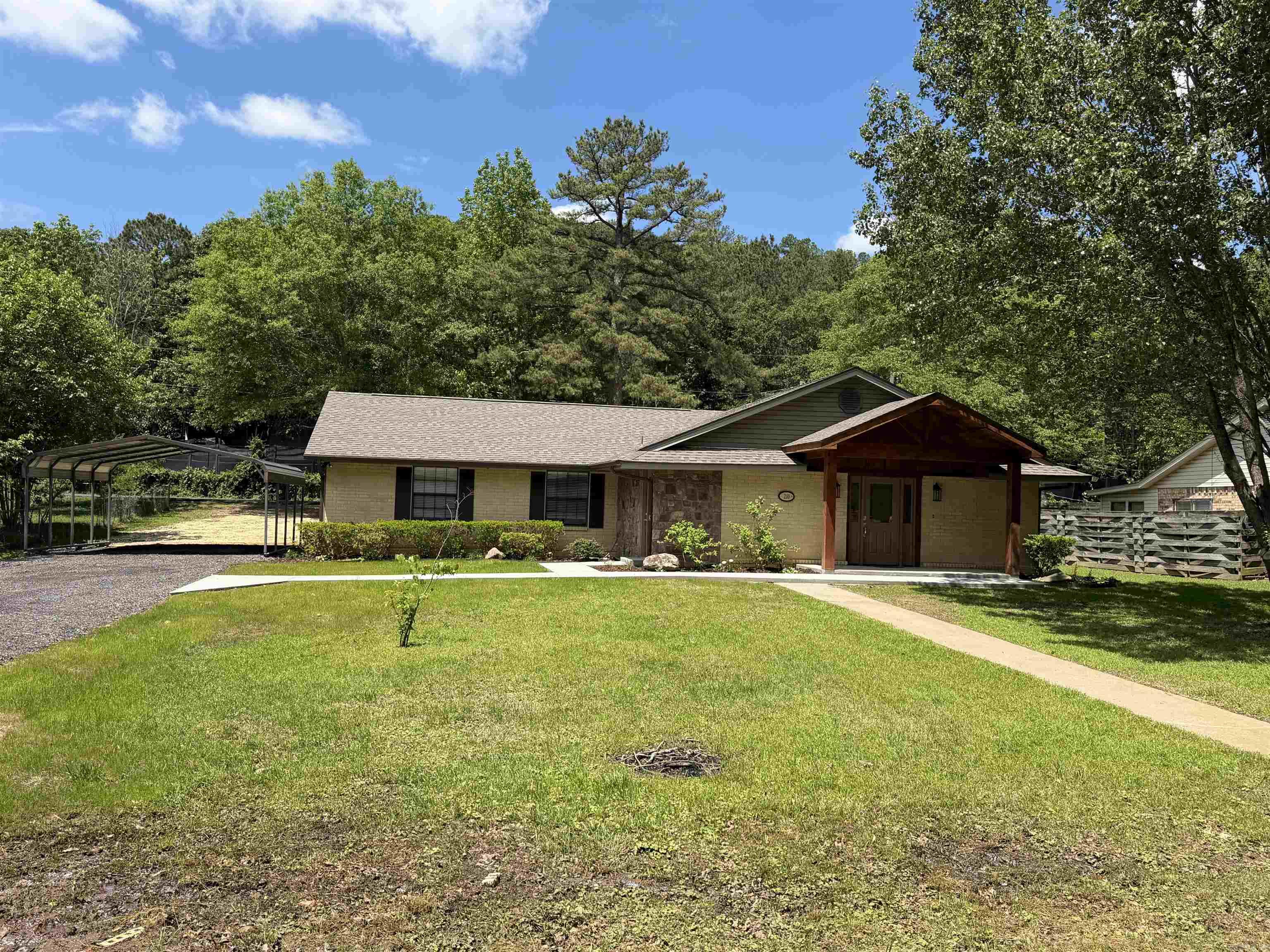 210 Gary Drive Property Photo 2