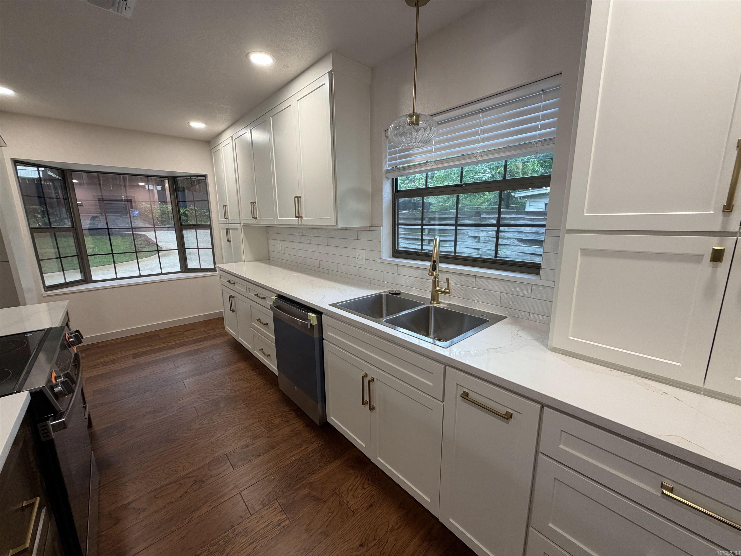 210 Gary Drive Property Photo 16