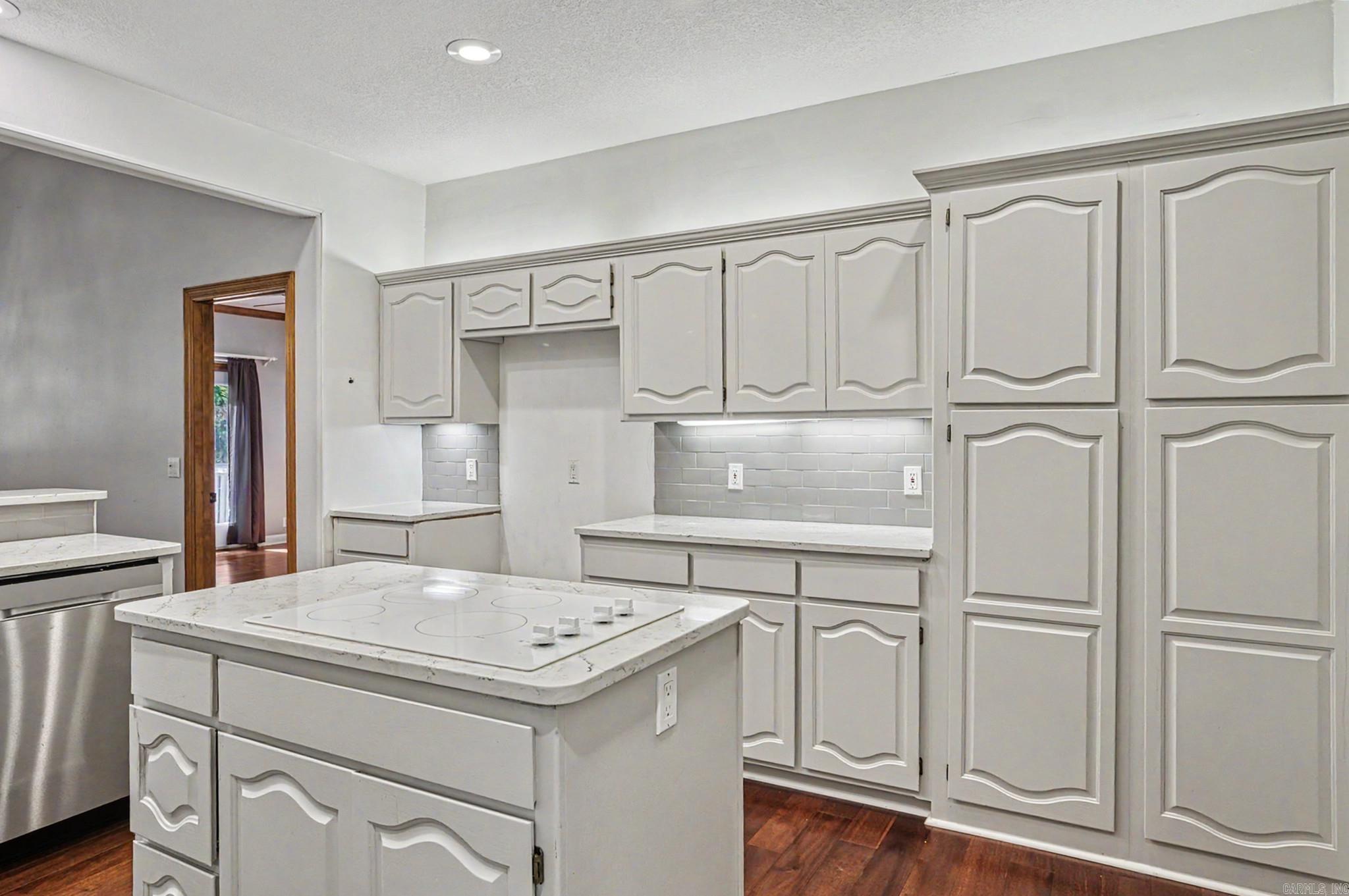 214 Pizarro Drive Property Photo 6