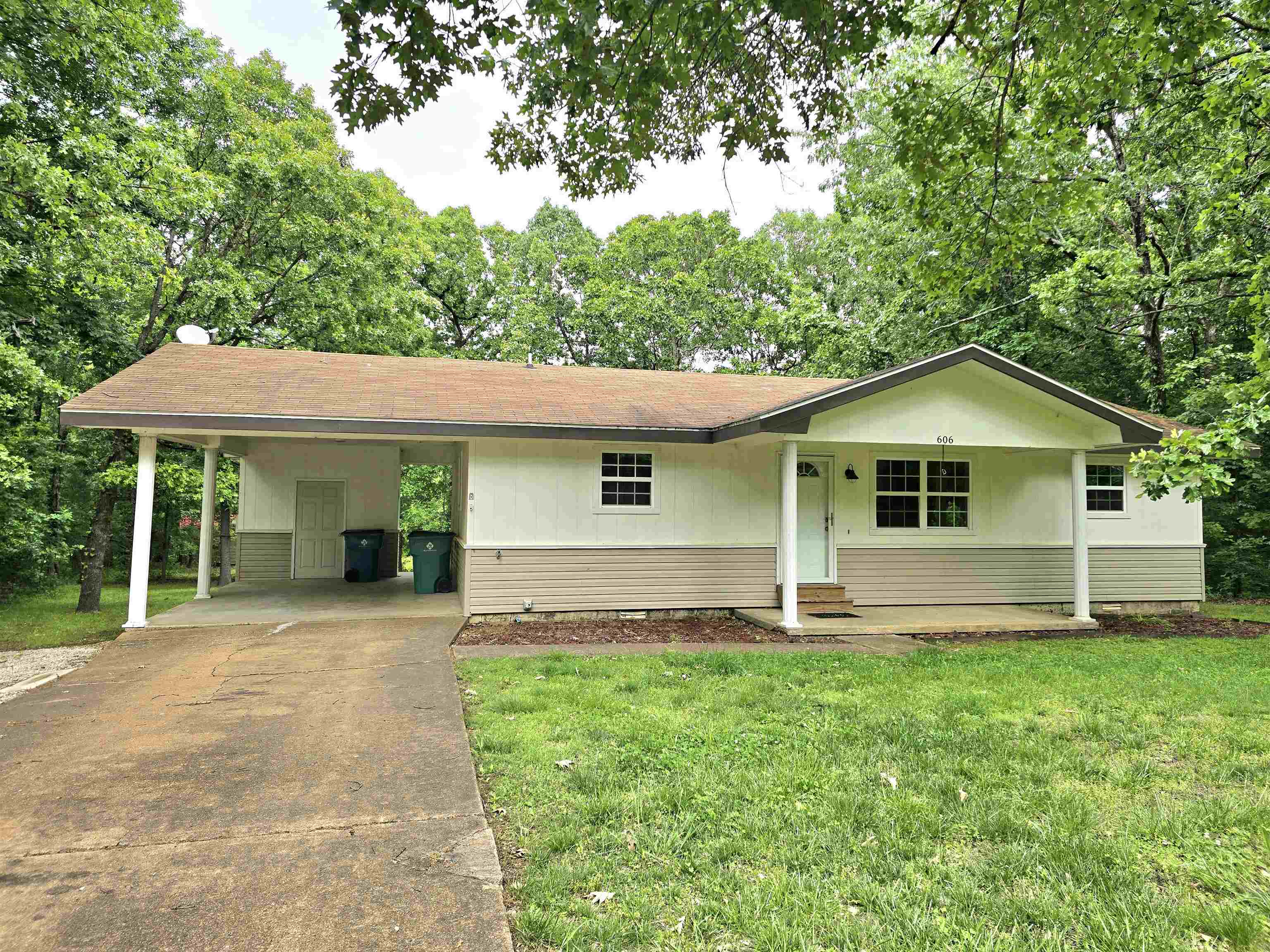 606 Dove Lane Property Photo 1
