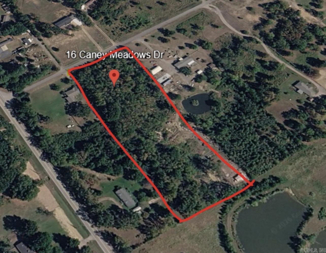 16 Caney Meadows Dr
