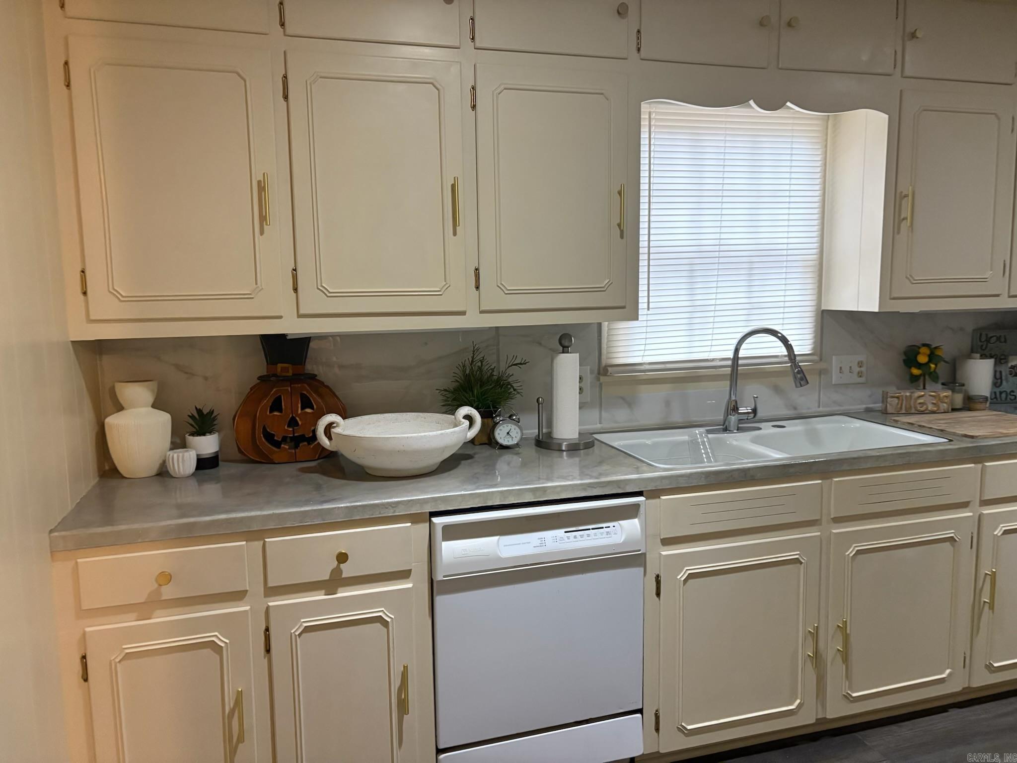 117 Brasfield Property Photo 18