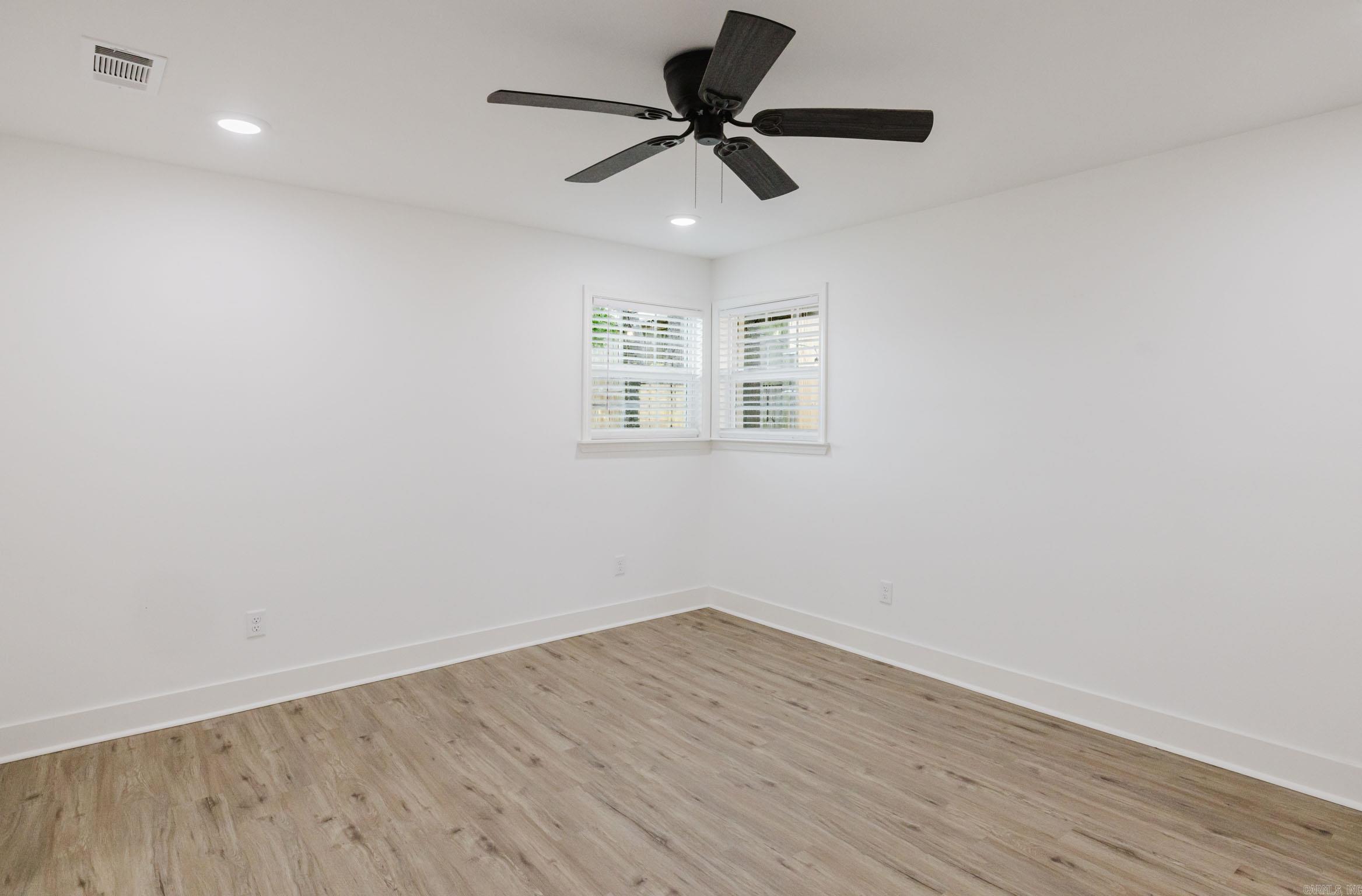 213 E Narroway Property Photo 23