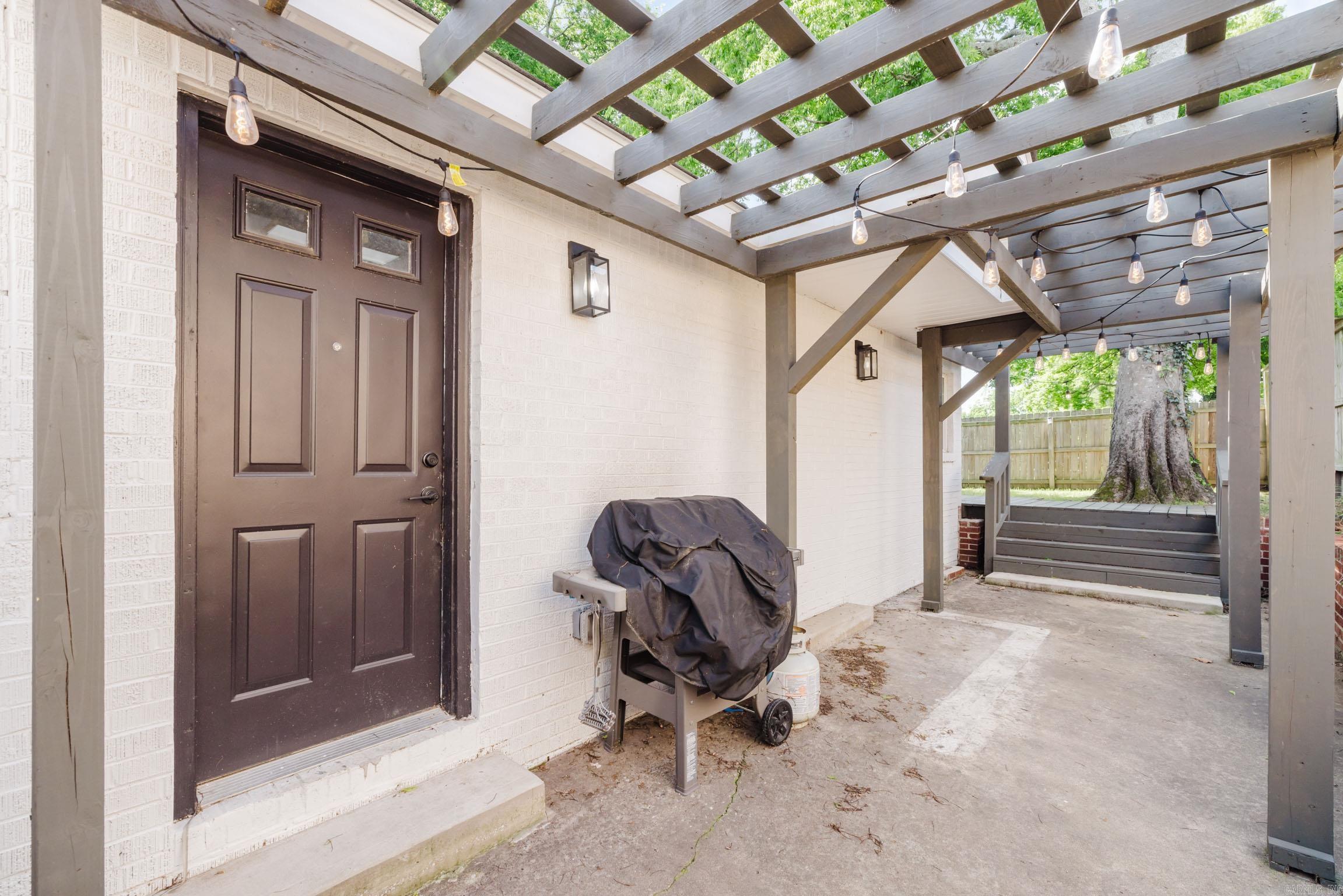 213 E Narroway Property Photo 38