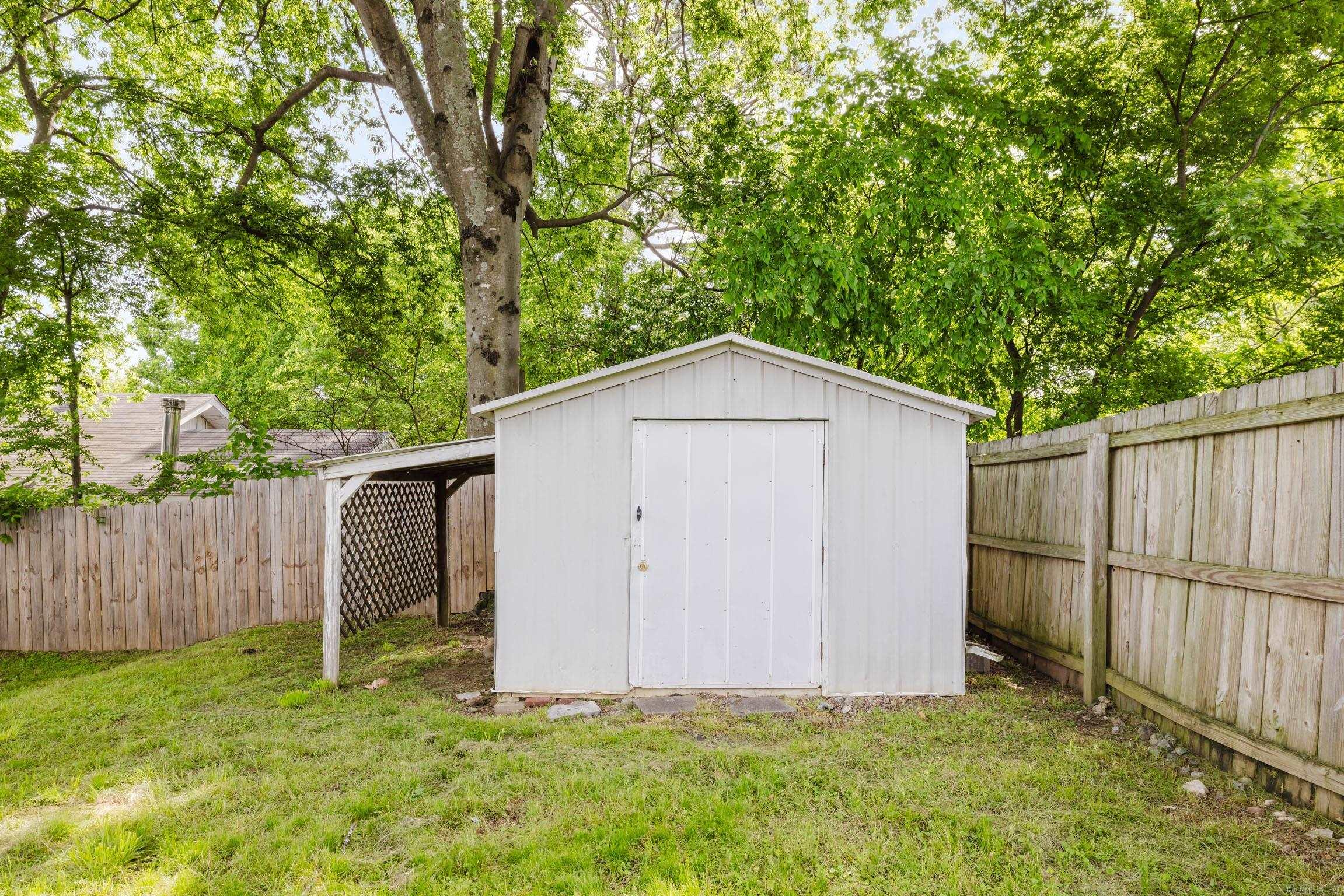 213 E Narroway Property Photo 42