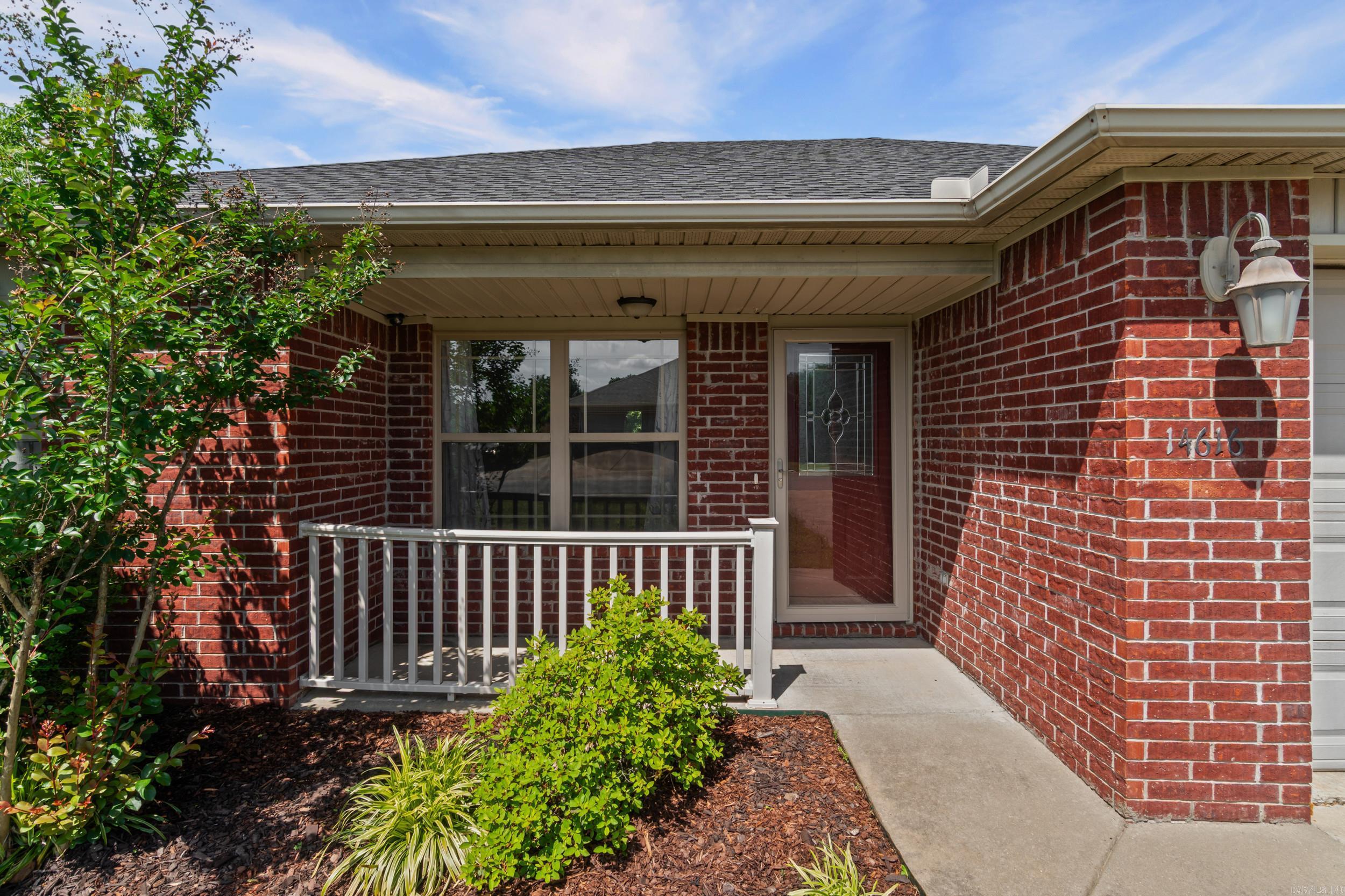 14616 Woodside Place Loop Property Photo 4