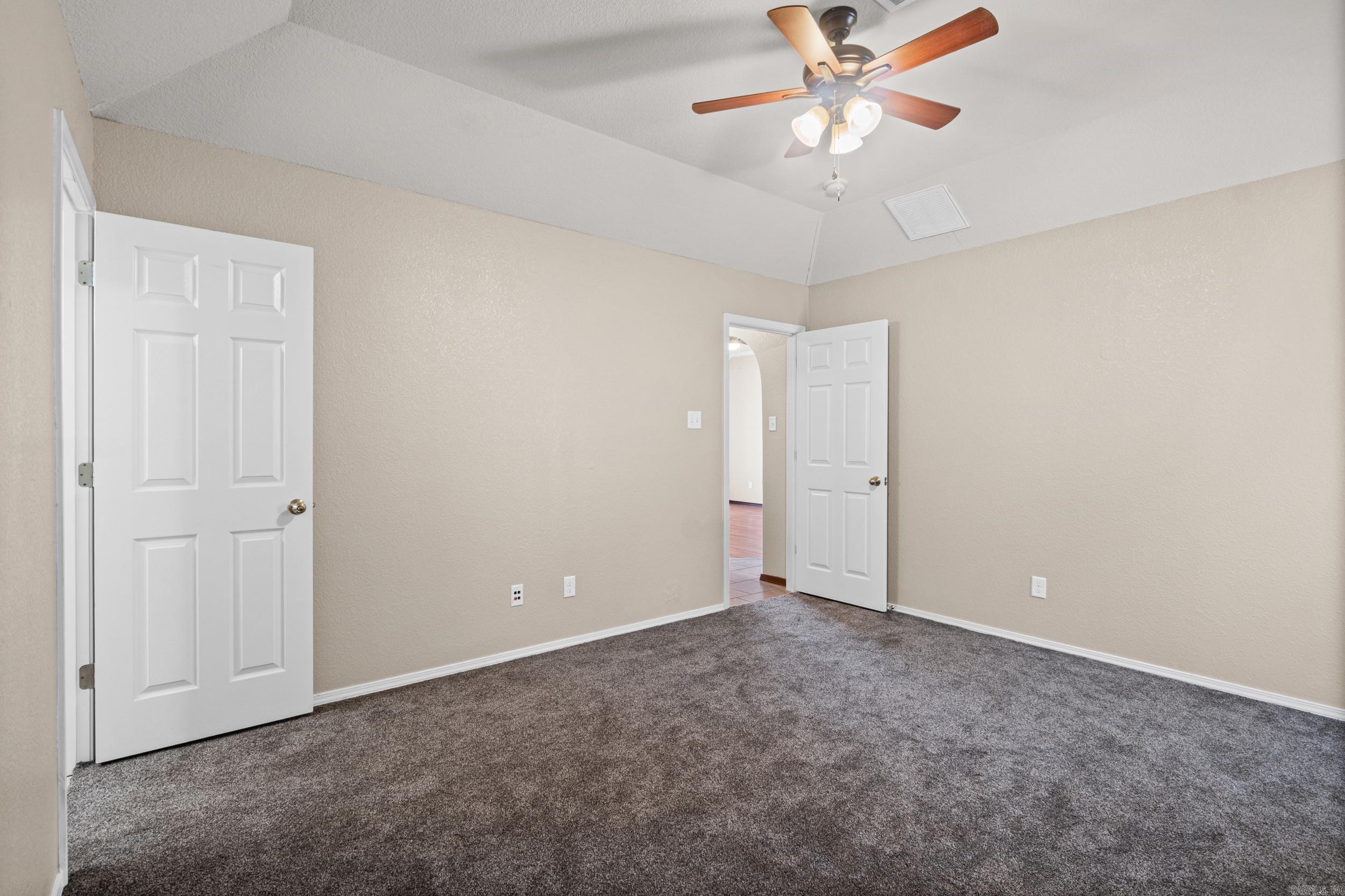 14616 Woodside Place Loop Property Photo 15