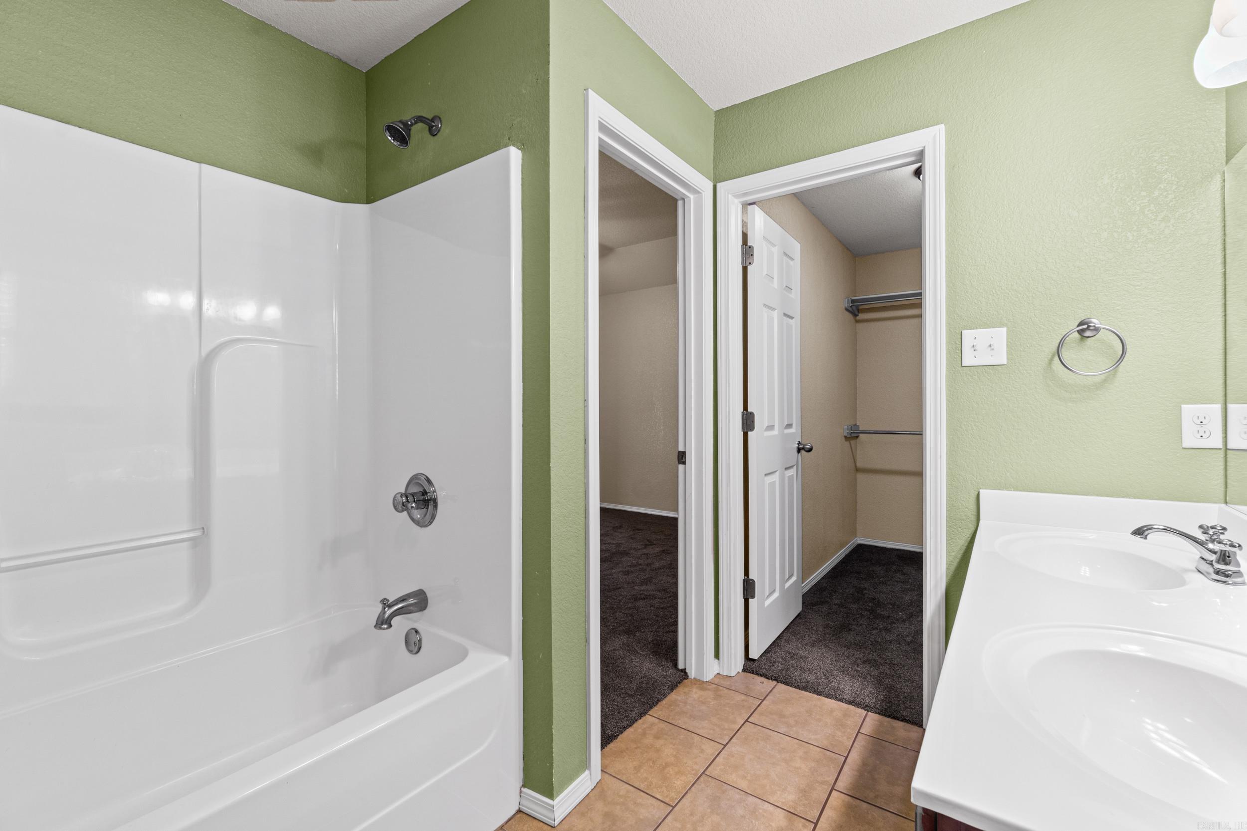 14616 Woodside Place Loop Property Photo 17