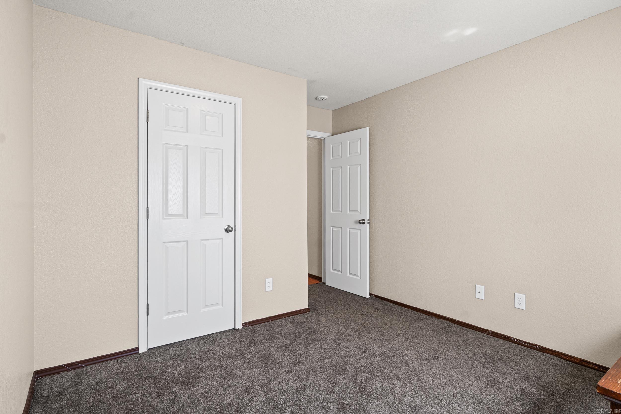 14616 Woodside Place Loop Property Photo 25