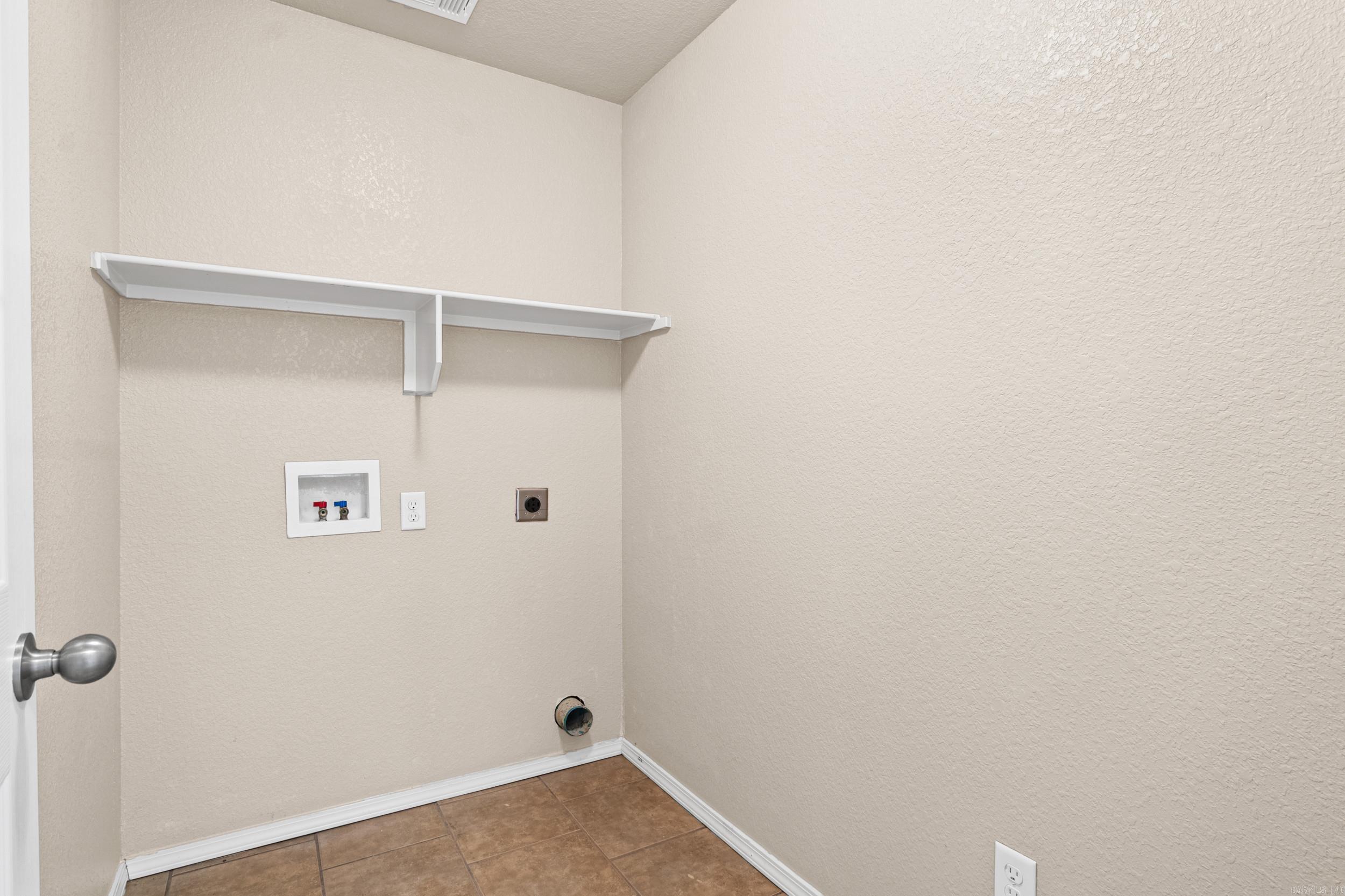 14616 Woodside Place Loop Property Photo 28