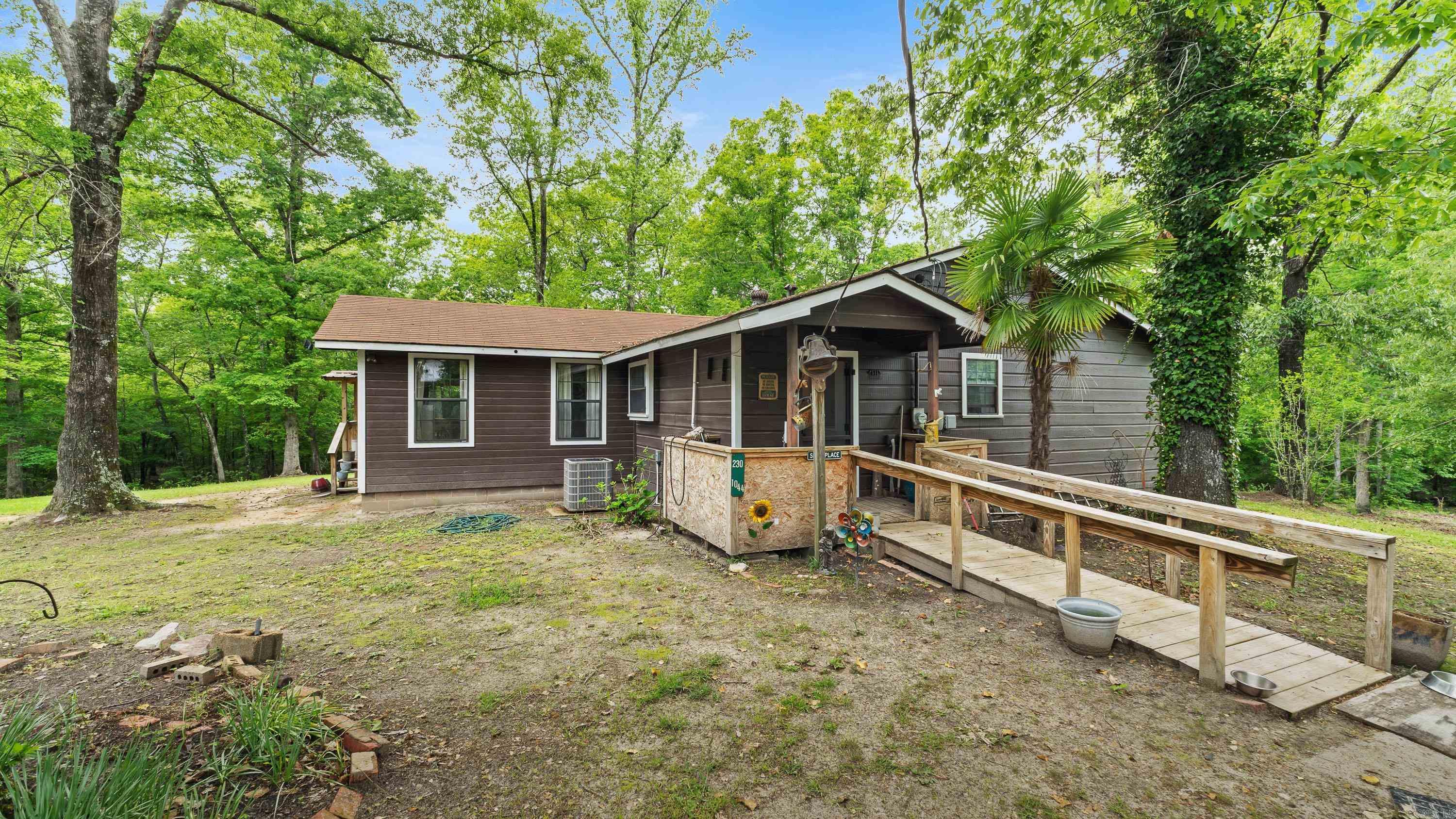 230 Private Road 1044 Property Photo 4