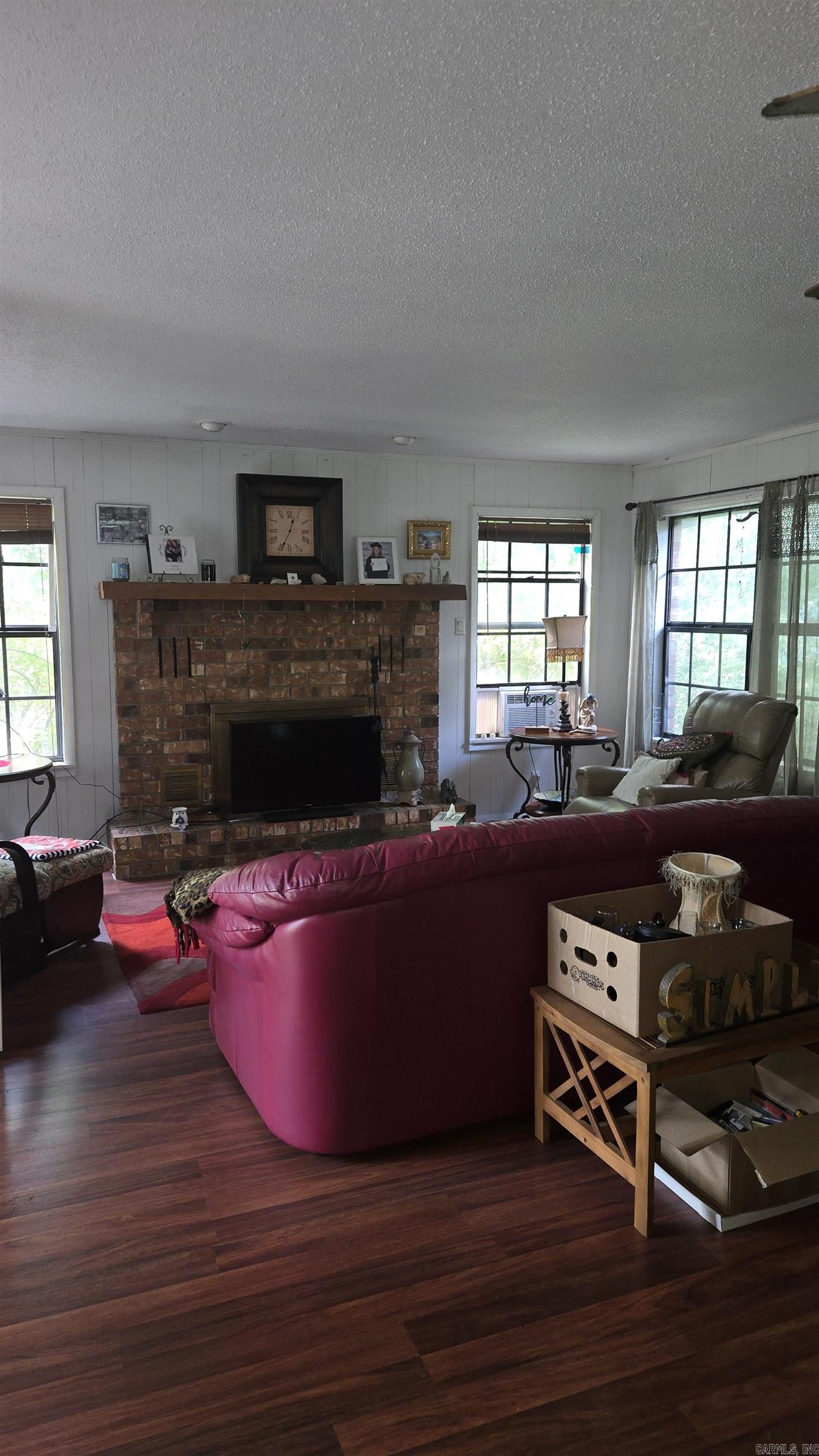 504 W Glazy Peau Property Photo 7